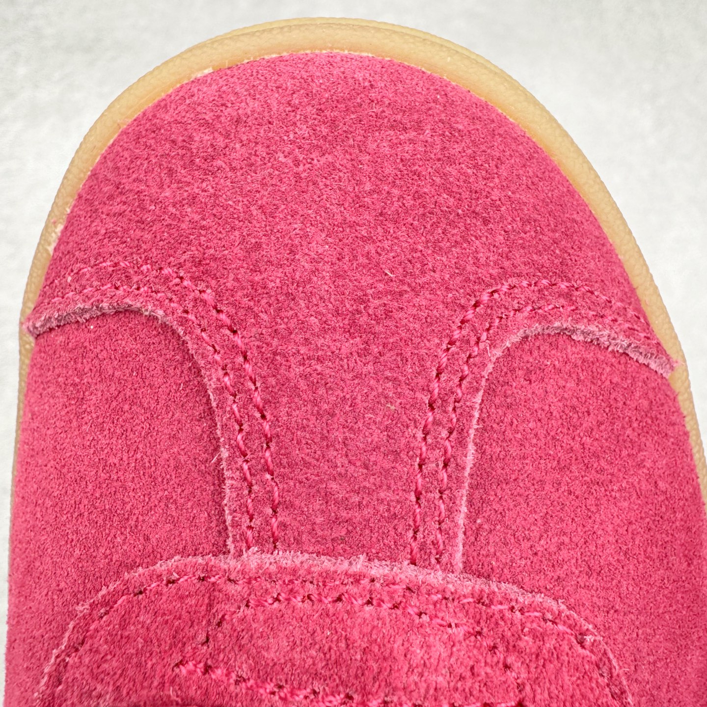 图片[15]-＃CS纯原 AD Originals Gazelle Bold W 羚羊松糕系列复古百搭厚底增高低帮休闲运动板鞋 ID6997 新的一年就要换新的打扮啦！除了设定变美、健身、减肥等目标外，你已经可以利用鞋子来“偷偷改善身材比例”的愿望了！ 因为有一句话。身高不够。鞋子来凑~赶快入手以下各大运动品牌最新推出的“厚底增高运动鞋”吧。 是最好穿最百搭的长腿神器。 重点是……不仅价格不错～鞋子也不错啊！Originals的Gazelle Bold鞋款打造出「超厚底版本」！延续流线鞋型、经典麂皮材质、白色三条线和侧面烫金标志的复古外型，奶油白鞋底高度直接乘3，出门搭上它，保证一路步步高升。尺码：36 36⅔ 37⅓ 38 38⅔ 39⅓ 40-选品中心