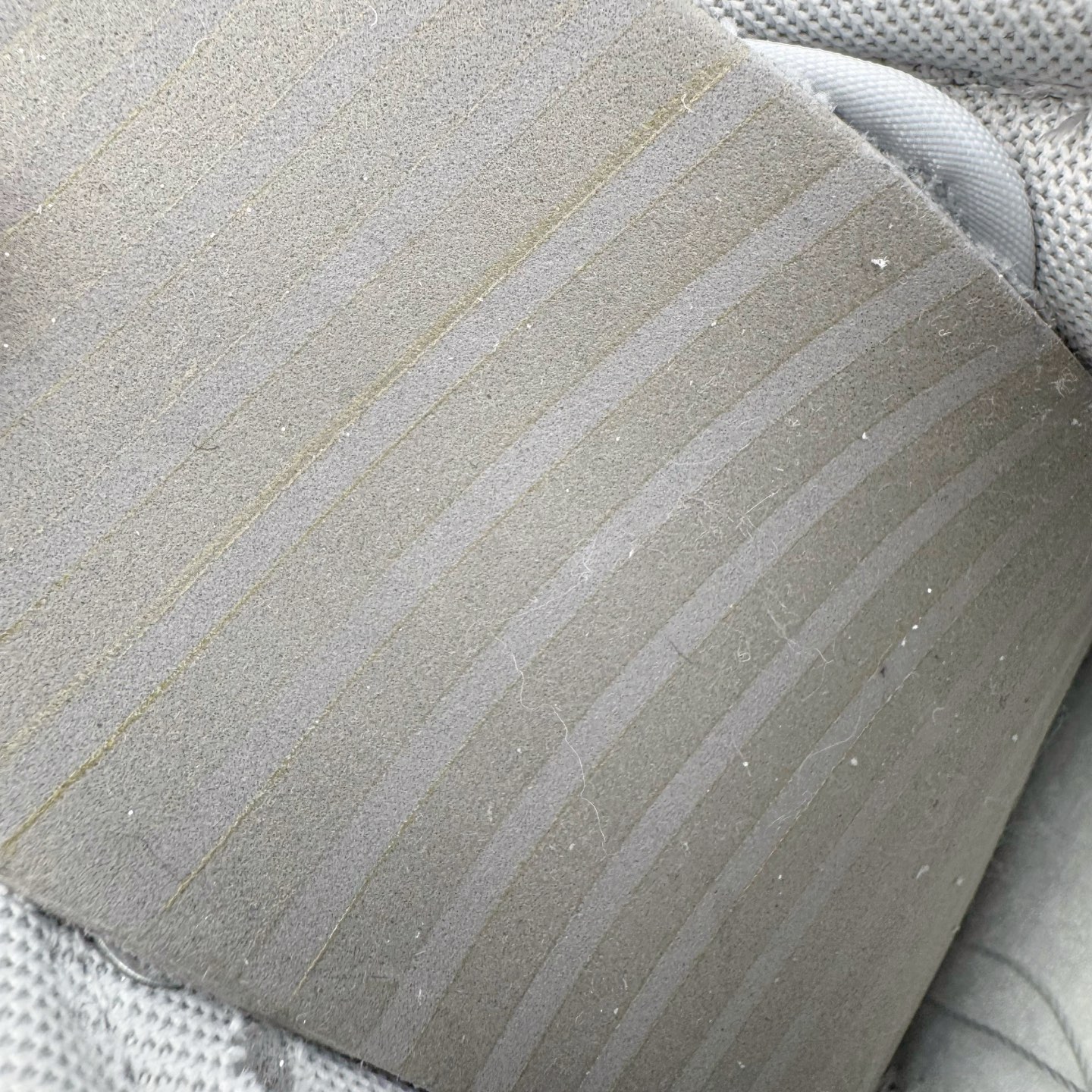 图片[13]-＃YC纯原 NK Dunk Low 钻在手心 WG0218-018 当球鞋化身移动艺术馆，鞋身以爱马仕大象灰铺陈底色，鳄鱼纹肌理衬以极致奢华感。侧翼Swoosh满天星碎钻铺设，宛如纯白画布上的银河密码。后跟「Limited Edition」钢印，宣告这是件限量典藏版的穿戴雕塑。行走随步态流转绽放菱镜效应，让撞鞋从此成为伪命题。定制系列天花板 无原鞋不开发 全系列得物原鞋一比一校对开发 配色持续更新中 终端对接 优势输出 全套原厂楦头原纸板数据档案倾力打造 原汁原味莞产 极致还原 圈内最强针车工艺 高端零售指定版 广东原厂配套原盒原标 鞋盒分三个尺码段 原厂冲刀 超高清洁度 全鞋零毛边皮料切割 采用原厂百宏鞋带以及原厂百宏织唛舌标 内标可供原厂几率过验 进口原装条纹中底布 四线拉帮白色点胶 原厂拉帮手法遵循公司 原厂电绣 极致还原 尺码：36 36.5 37.5 38 38.5 39 40 40.5 41 42 42.5 43 44 44.5 45 46-选品中心