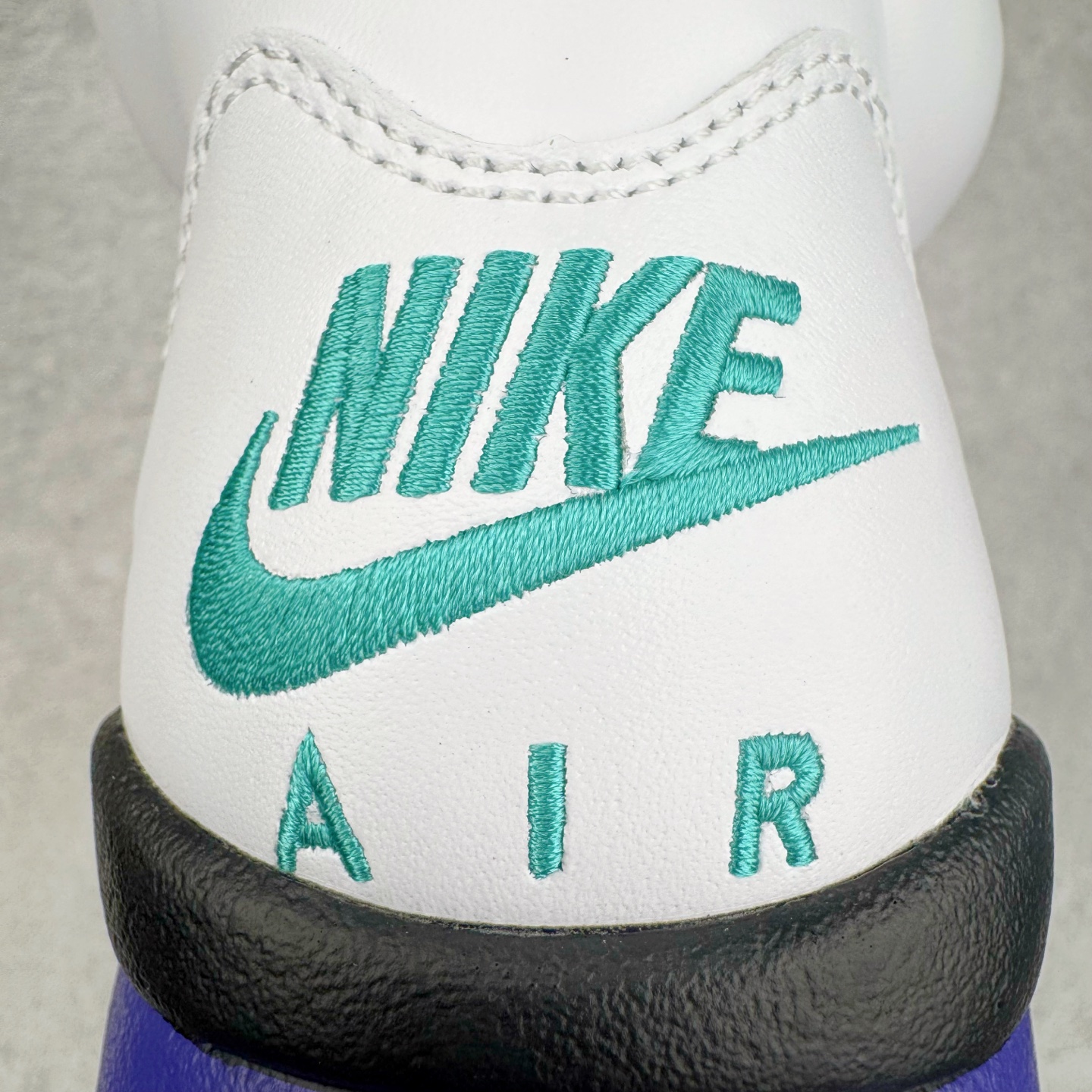 图片[21]-＃纯原 Air Jordan AJ5 OG “Grape” 白紫色 HQ7978-100 原楦原纸板开发 采购原厂皮料 原厂定型 后跟完美效果 到手可放心比对发售原鞋 上脚百分百充当正品驾驭 真正原装公司级完美鞋型 一切细节实拍所见所得！纸板中底、钢印 完美版型 一应俱全外贸专供 发国外寄售可稳妥充正操作 尺码：40 40.5 41 42 42.5 43 44 44.5 45 46 47.5 48.5-选品中心