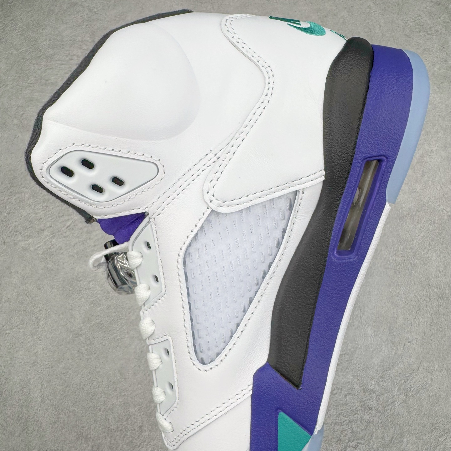 图片[7]-＃纯原 Air Jordan AJ5 OG “Grape” 白紫色 HQ7978-100 原楦原纸板开发 采购原厂皮料 原厂定型 后跟完美效果 到手可放心比对发售原鞋 上脚百分百充当正品驾驭 真正原装公司级完美鞋型 一切细节实拍所见所得！纸板中底、钢印 完美版型 一应俱全外贸专供 发国外寄售可稳妥充正操作 尺码：40 40.5 41 42 42.5 43 44 44.5 45 46 47.5 48.5-选品中心