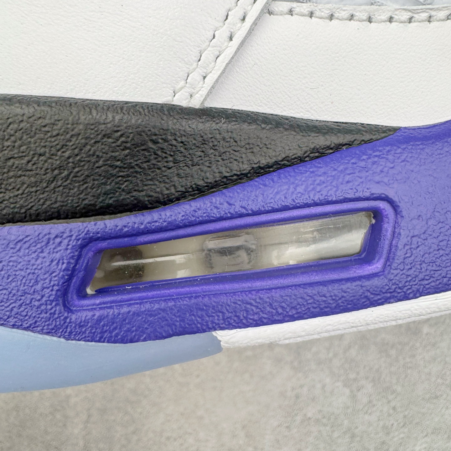 图片[17]-＃纯原 Air Jordan AJ5 OG “Grape” 白紫色 HQ7978-100 原楦原纸板开发 采购原厂皮料 原厂定型 后跟完美效果 到手可放心比对发售原鞋 上脚百分百充当正品驾驭 真正原装公司级完美鞋型 一切细节实拍所见所得！纸板中底、钢印 完美版型 一应俱全外贸专供 发国外寄售可稳妥充正操作 尺码：40 40.5 41 42 42.5 43 44 44.5 45 46 47.5 48.5-选品中心