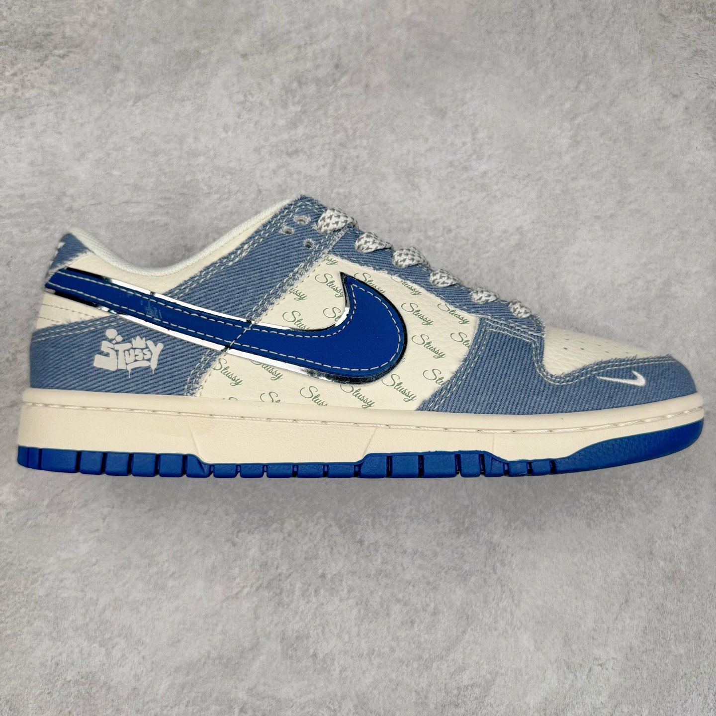 NK Dunk Low 定制配色 JJ2508-562 大厂出品 极力推荐 原装头层材料 独家版型蒸餾加工帶來的是更好的视觉和脚感体验大厂纯原品质出货 清洁度 电绣工艺 皮料切割干净无任何毛边 细节完美 实拍调校N版已经零色差零失真 百分百还原实物色彩所见即所得 不存在货不对板色差等低级问题 选购参考实物拍摄 不混卖不参货 只用心做好货严格选品 承诺混一赔十 尺码：36 36.5 37.5 38 38.5 39 40 40.5 41 42 42.5 43 44 44.5 45-选品中心