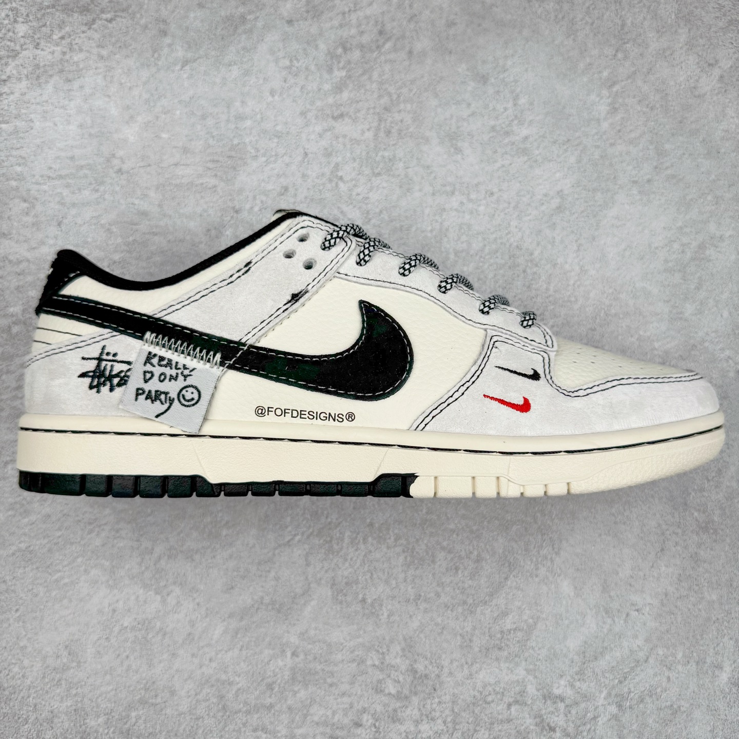 NK Dunk Low 定制配色 YX5066-298 大厂出品 极力推荐 原装头层材料 独家版型蒸餾加工帶來的是更好的视觉和脚感体验大厂纯原品质出货 清洁度 电绣工艺 皮料切割干净无任何毛边 细节完美 实拍调校N版已经零色差零失真 百分百还原实物色彩所见即所得 不存在货不对板色差等低级问题 选购参考实物拍摄 不混卖不参货 只用心做好货严格选品 承诺混一赔十 尺码：36 36.5 37.5 38 38.5 39 40 40.5 41 42 42.5 43 44 44.5 45-选品中心