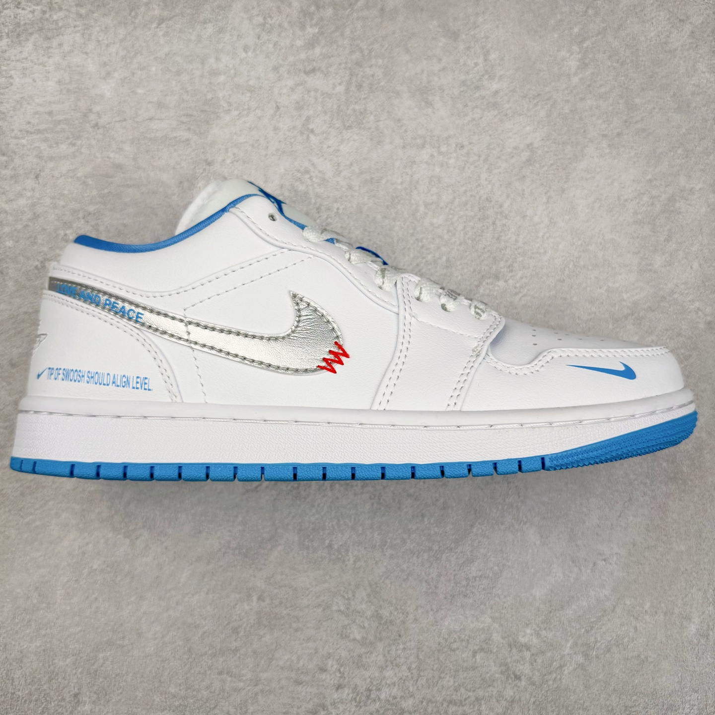 Air Jordan AJ1 Low 低帮定制 AO9944-441 原厂内置气垫魔块 A模大底 头层小牛皮 鞋舌AJ原厂专用牛津布+AJ专用反口珍珠布+原厂无杂质高弹内里海棉+特殊封边弹力鞋带 尺码:36 36.5 37.5 38 38.5 39 40 40.5 41 42 42.5 43 44 44.5 45-选品中心