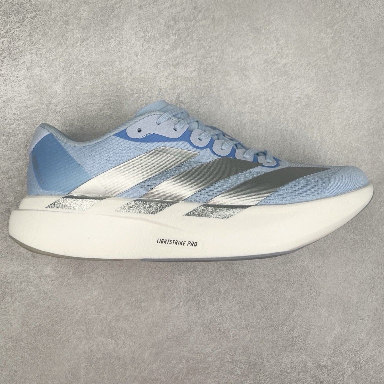 AD Adizero EVO SL 马拉松竞速专业跑鞋 JS4453 CELERMESH针织网面非常轻薄 纤维间的缝隙很大 可以保证跑步时的透气、排汗效果 鞋舌直接与两侧的内衬和鞋底连接在一起 在跑步过程中不会被鞋舌的左右移动所困扰 在标准鞋带孔的基础上再拓宽一组鞋带孔 适合不同脚型的需求 突破性 EnergyRods 技术，有助于跑者实现更好的成绩 中底独特的LIGHTSTRIKE PRO泡棉材质 微弹感觉在跑步过程中给予了良好的支撑体验 对于顶级精英和高水平进阶跑者来说 ADIOS PRO是一双值得信赖的竞速比赛用鞋 尺码：36 36.5 37.5 38 38.5 39 40 40.5 41 42 42.5 43 44 44.5 45-选品中心