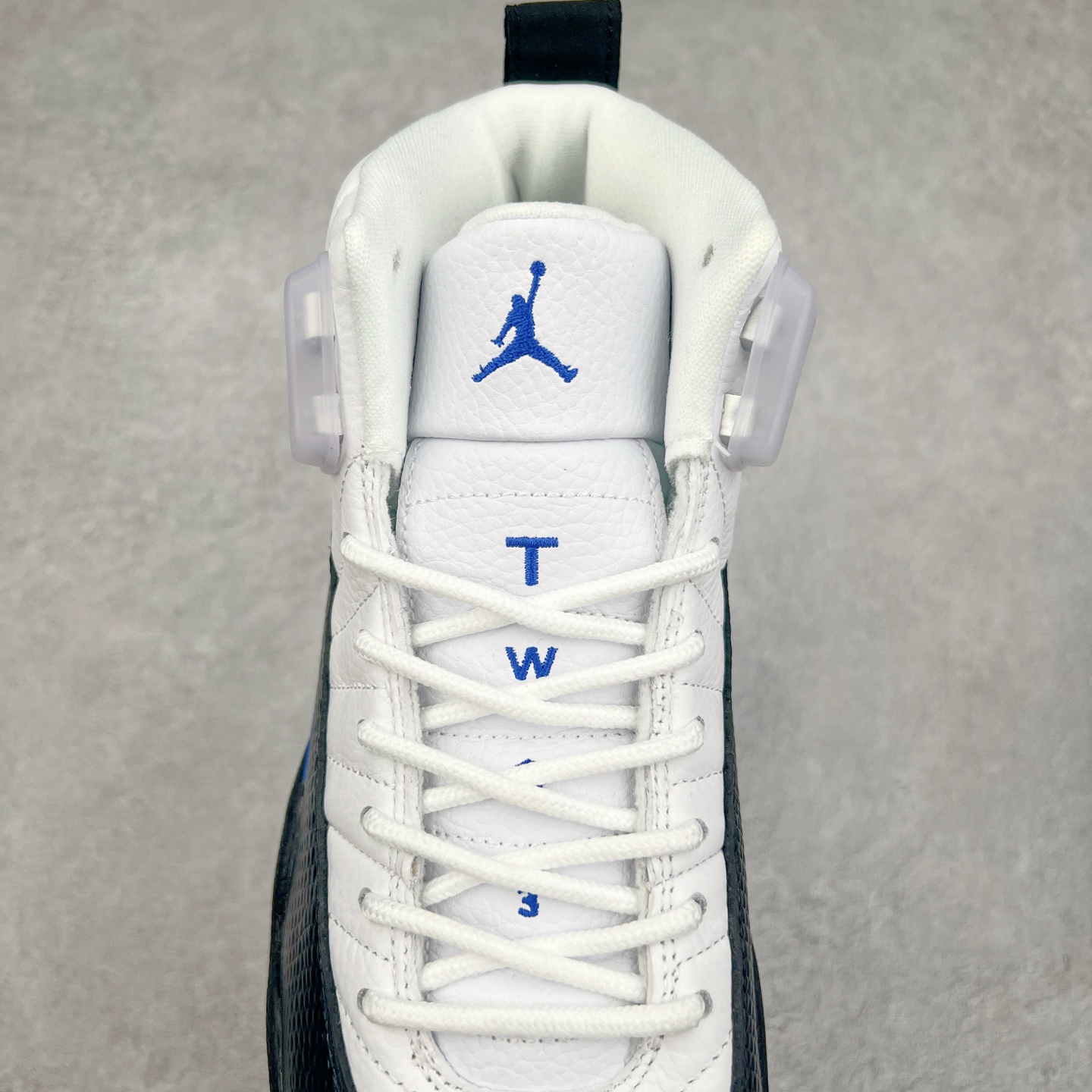 图片[5]-＃纯原福利 Air Jordan AJ12 Retro 原楦原纸板开发 采购原厂皮料 原厂定型 后跟完美效果 到手可放心比对发售原鞋 上脚百分百充当正品驾驭 真正原装公司级完美鞋型 一切细节实拍所见所得 纸板中底、钢印 完美版型 尺码：40 40.5 41 42.5 43 44 44.5 45 46 47.5-选品中心