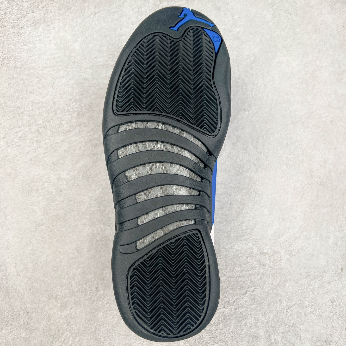 图片[9]-＃纯原福利 Air Jordan AJ12 Retro 原楦原纸板开发 采购原厂皮料 原厂定型 后跟完美效果 到手可放心比对发售原鞋 上脚百分百充当正品驾驭 真正原装公司级完美鞋型 一切细节实拍所见所得 纸板中底、钢印 完美版型 尺码：40 40.5 41 42.5 43 44 44.5 45 46 47.5-选品中心