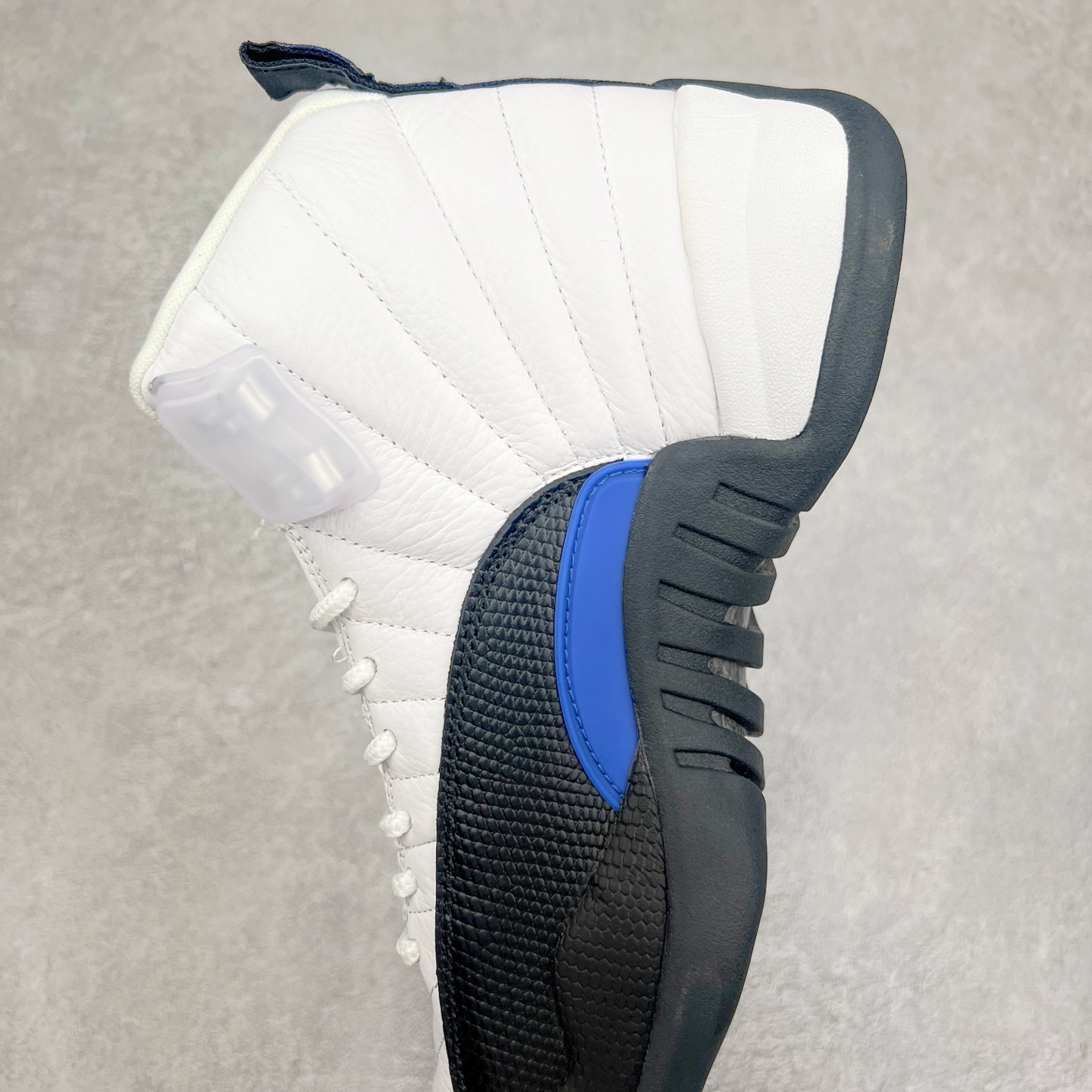 图片[7]-＃纯原福利 Air Jordan AJ12 Retro 原楦原纸板开发 采购原厂皮料 原厂定型 后跟完美效果 到手可放心比对发售原鞋 上脚百分百充当正品驾驭 真正原装公司级完美鞋型 一切细节实拍所见所得 纸板中底、钢印 完美版型 尺码：40 40.5 41 42.5 43 44 44.5 45 46 47.5-选品中心