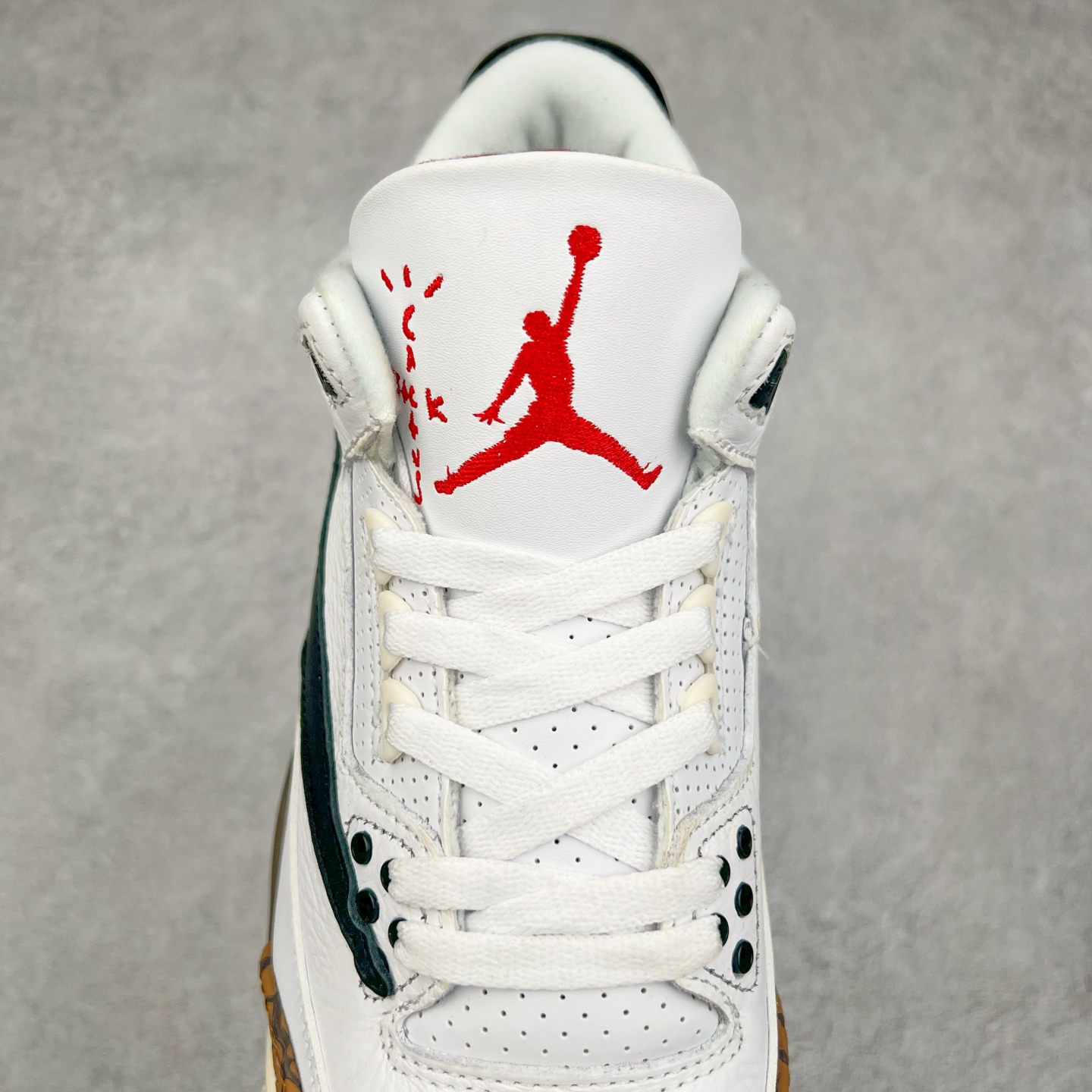 图片[5]-＃特价福利 Air Jordan AJ3 Retro 系列 头层皮料加持 大厂出品 原纸板楦头开发 完美鞋型匹配公司货 正确TPU鞋舌锁扣 乳胶鞋垫 最新原厂底模 大底卡色咬花完美 鞋柜必备鞋款 终端现货供应 尺码：36 36.5 37.5 38 38.5 39 40 40.5 41 42 42.5 43 44 44.5 45 46-选品中心