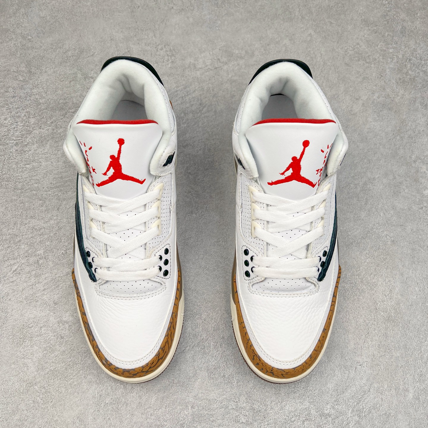 图片[2]-＃特价福利 Air Jordan AJ3 Retro 系列 头层皮料加持 大厂出品 原纸板楦头开发 完美鞋型匹配公司货 正确TPU鞋舌锁扣 乳胶鞋垫 最新原厂底模 大底卡色咬花完美 鞋柜必备鞋款 终端现货供应 尺码：36 36.5 37.5 38 38.5 39 40 40.5 41 42 42.5 43 44 44.5 45 46-选品中心