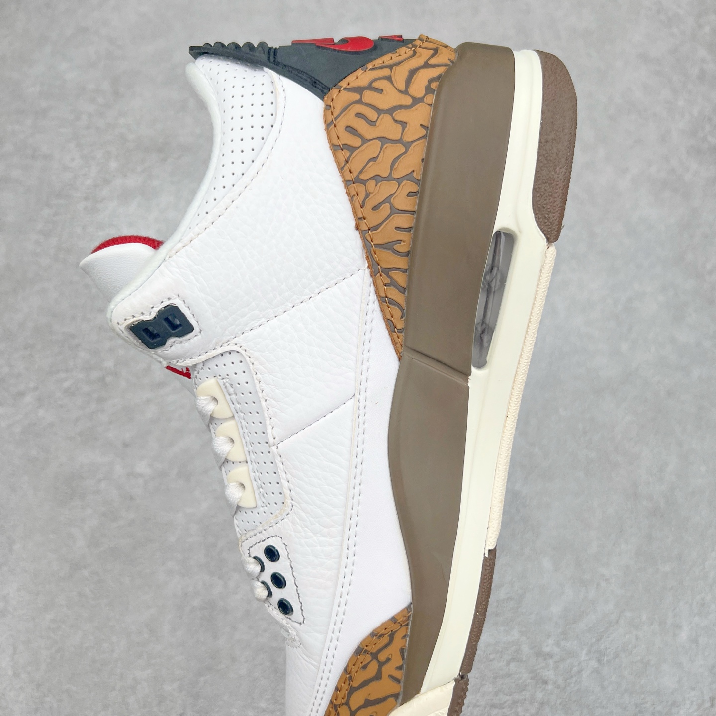图片[7]-＃特价福利 Air Jordan AJ3 Retro 系列 头层皮料加持 大厂出品 原纸板楦头开发 完美鞋型匹配公司货 正确TPU鞋舌锁扣 乳胶鞋垫 最新原厂底模 大底卡色咬花完美 鞋柜必备鞋款 终端现货供应 尺码：36 36.5 37.5 38 38.5 39 40 40.5 41 42 42.5 43 44 44.5 45 46-选品中心