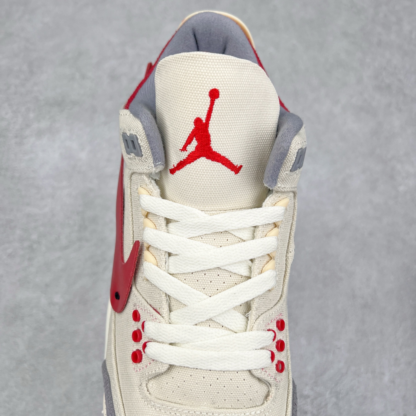 图片[5]-＃特价福利 Air Jordan AJ3 Retro 系列 头层皮料加持 大厂出品 原纸板楦头开发 完美鞋型匹配公司货 正确TPU鞋舌锁扣 乳胶鞋垫 最新原厂底模 大底卡色咬花完美 鞋柜必备鞋款 终端现货供应 尺码：36 36.5 37.5 38 38.5 39 40 40.5 41 42 42.5 43 44 44.5 45 46-选品中心