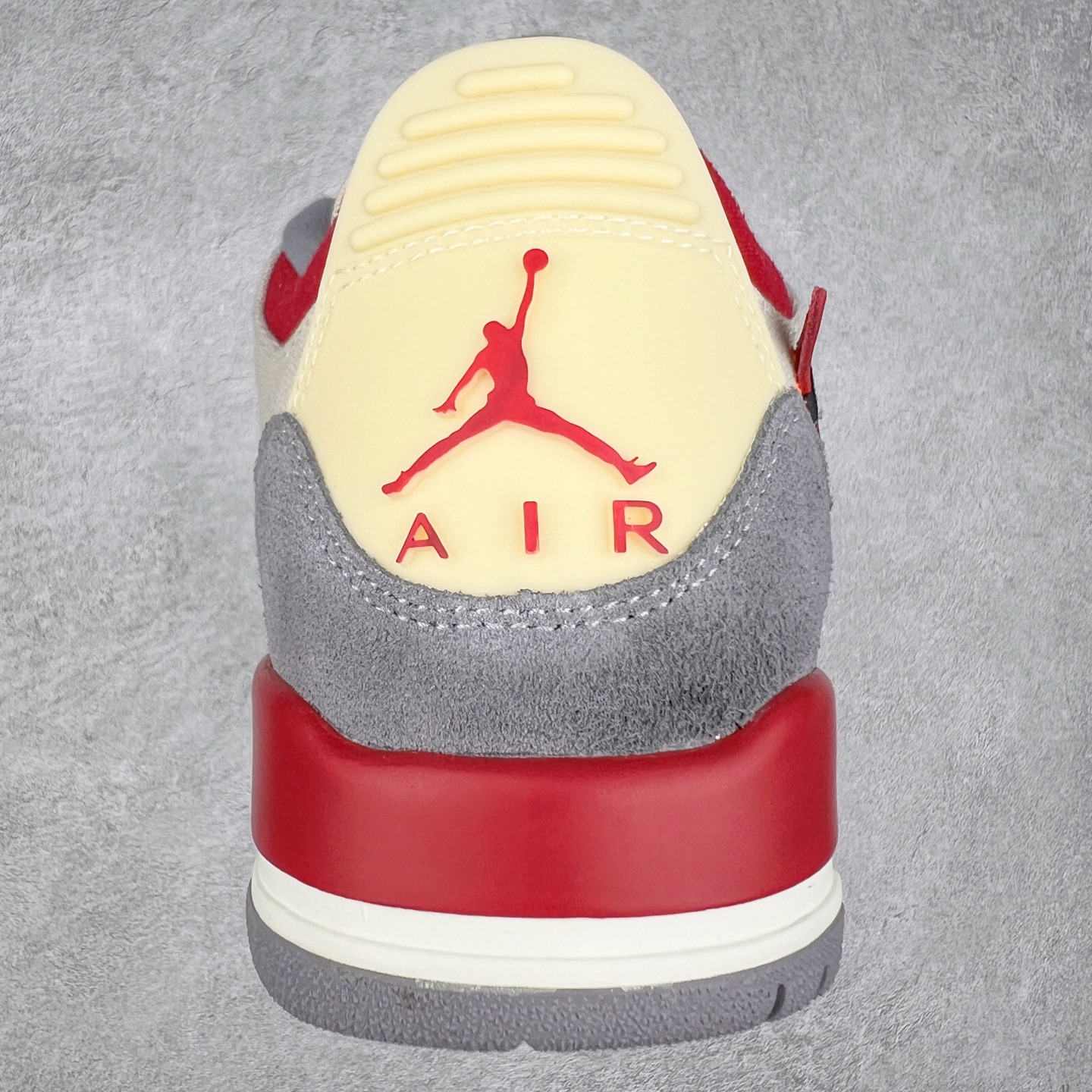 图片[8]-＃特价福利 Air Jordan AJ3 Retro 系列 头层皮料加持 大厂出品 原纸板楦头开发 完美鞋型匹配公司货 正确TPU鞋舌锁扣 乳胶鞋垫 最新原厂底模 大底卡色咬花完美 鞋柜必备鞋款 终端现货供应 尺码：36 36.5 37.5 38 38.5 39 40 40.5 41 42 42.5 43 44 44.5 45 46-选品中心