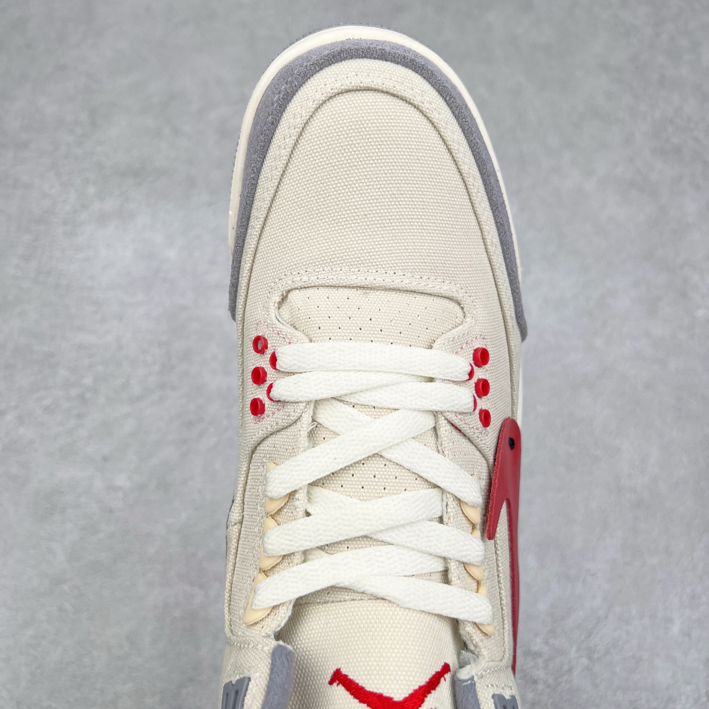 图片[4]-＃特价福利 Air Jordan AJ3 Retro 系列 头层皮料加持 大厂出品 原纸板楦头开发 完美鞋型匹配公司货 正确TPU鞋舌锁扣 乳胶鞋垫 最新原厂底模 大底卡色咬花完美 鞋柜必备鞋款 终端现货供应 尺码：36 36.5 37.5 38 38.5 39 40 40.5 41 42 42.5 43 44 44.5 45 46-选品中心