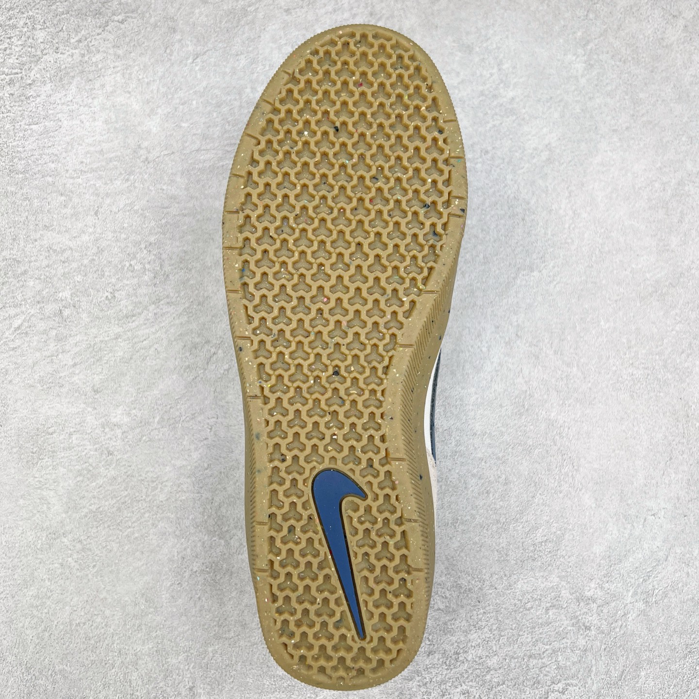 图片[9]-NK SB Force 58 空军58系列低帮休闲运动滑板板鞋 CZ2959-100 鞋面由帆布和麂皮拼接 层次感丰富 搭配硫化外底 耐磨耐穿 鞋舌及中底后跟处饰有SB Logo 表明鞋款身份 采用包边设计 经久耐穿 硫化结构则有效提升灵活性 穿上这款全新推出的创意力作 助你耀动街头 尺码：36 36.5 37.5 38 38.5 39 40 40.5 41 42 42.5 43 44 45-选品中心