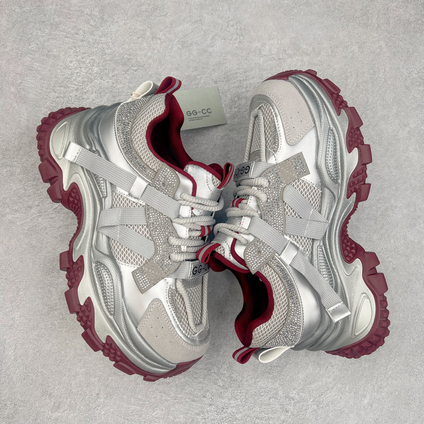 图片[3]-GG-CC Chunky Low 休闲运动老爹鞋 #广东大厂出品 完美细节 25ss早春新款 大长腿 时髦look轻松定格 不费力展现率性氛围 酷帅机能风不规则设计大底 GGcc杏银红色拼色造型设计 轻便舒适百搭 不管怎么搭都敲好看~尺码：35 36 37 38 39 40-选品中心