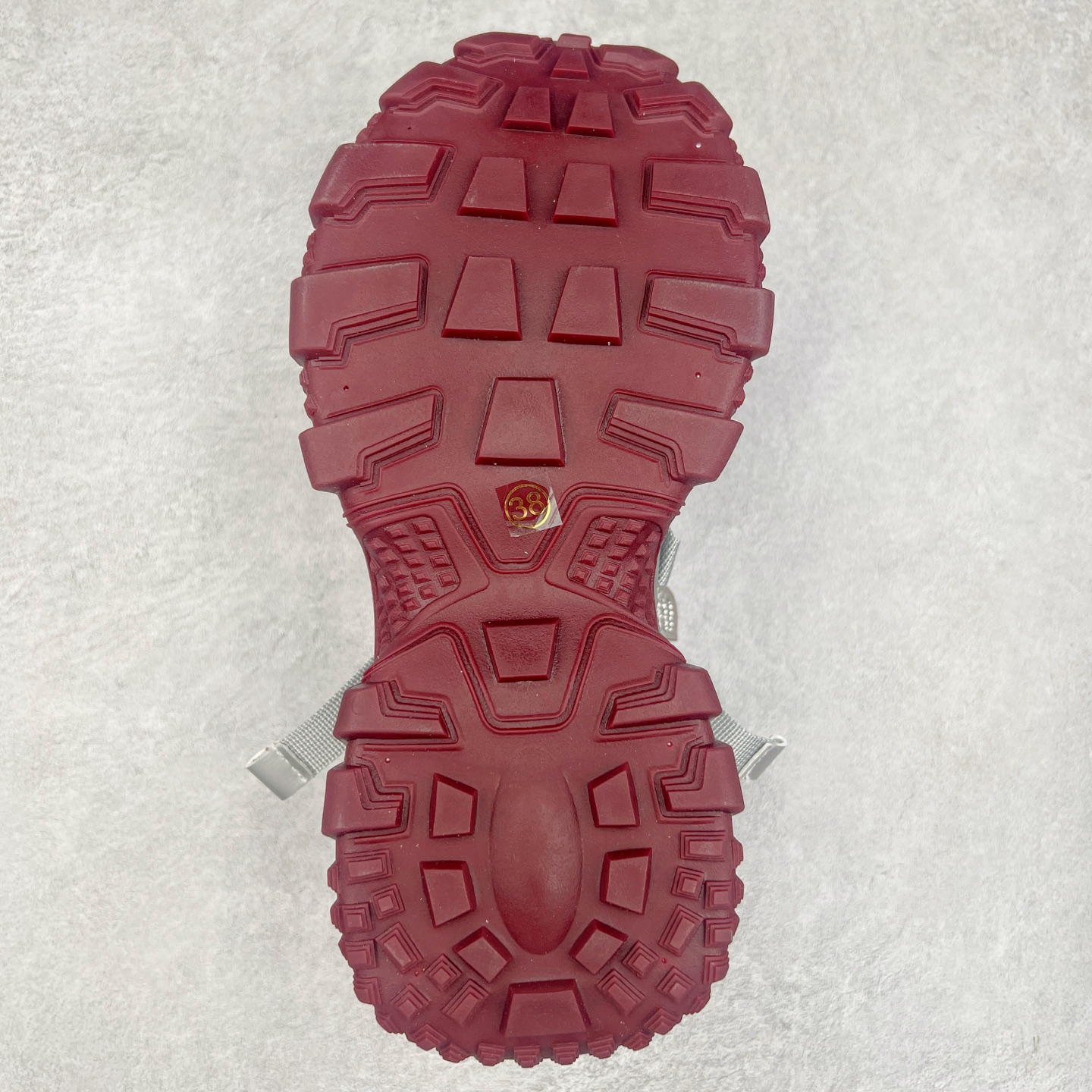 图片[9]-GG-CC Chunky Low 休闲运动老爹鞋 #广东大厂出品 完美细节 25ss早春新款 大长腿 时髦look轻松定格 不费力展现率性氛围 酷帅机能风不规则设计大底 GGcc杏银红色拼色造型设计 轻便舒适百搭 不管怎么搭都敲好看~尺码：35 36 37 38 39 40-选品中心