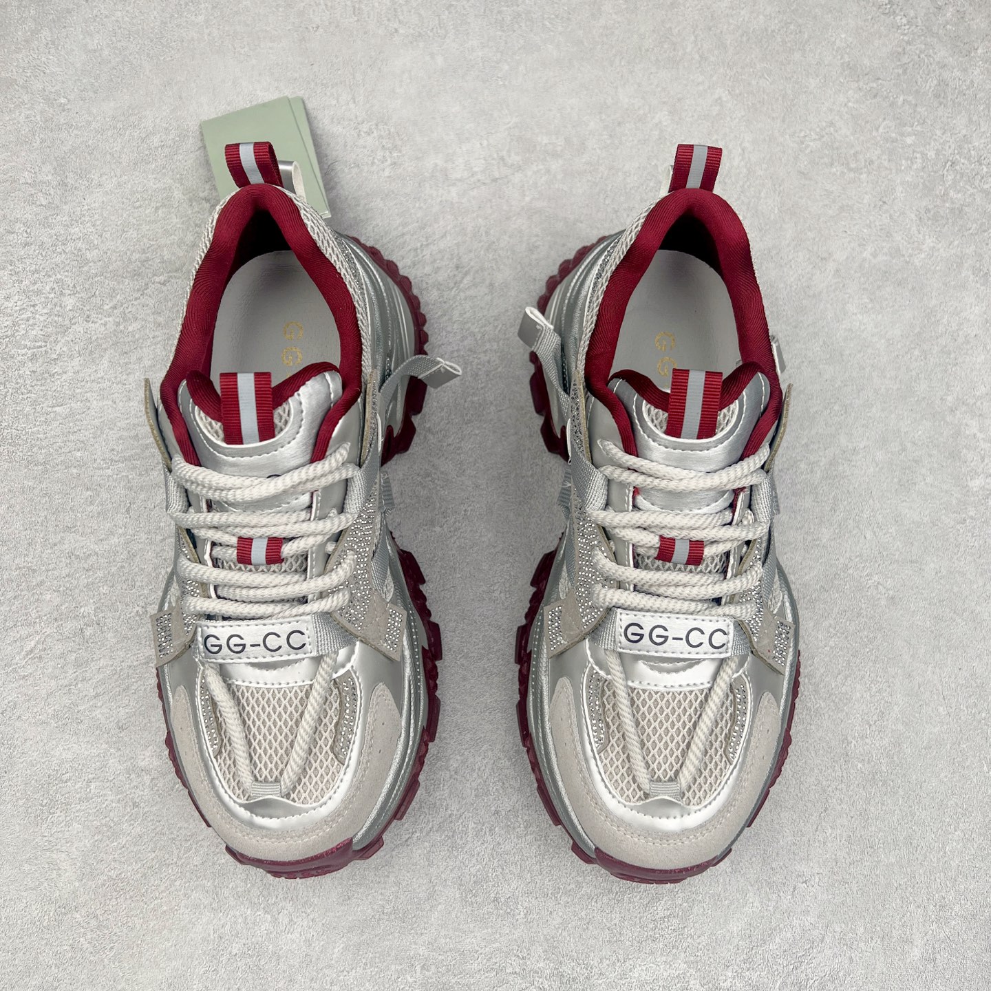 图片[2]-GG-CC Chunky Low 休闲运动老爹鞋 #广东大厂出品 完美细节 25ss早春新款 大长腿 时髦look轻松定格 不费力展现率性氛围 酷帅机能风不规则设计大底 GGcc杏银红色拼色造型设计 轻便舒适百搭 不管怎么搭都敲好看~尺码：35 36 37 38 39 40-选品中心