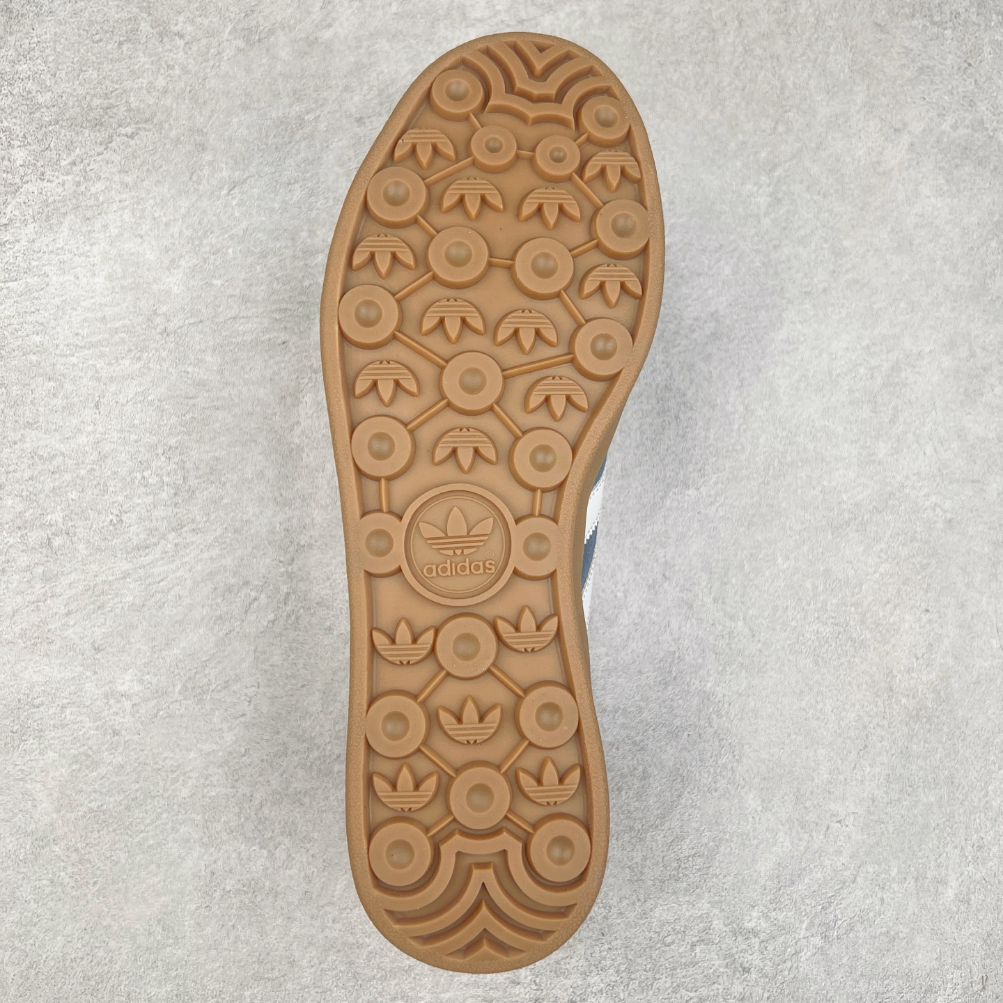 图片[9]-AD Gazelle Indoor Trainers 羚羊内训系列低帮复古百搭休闲运动德训风板鞋 JI3522 90年代经典的复刻版！自60年代以足球训练鞋面世以来,Gazelle就以其经典设计席卷全球。1991年版本的复刻,再造经典Gazelle。采用皮革打造,搭配浊色细节,让这款经典更加简约。尺码：36 36⅔ 37⅓ 38 38⅔ 39⅓ 40 40⅔ 41⅓ 42 42⅔ 43⅓ 44⅓ 44⅔ 45-选品中心