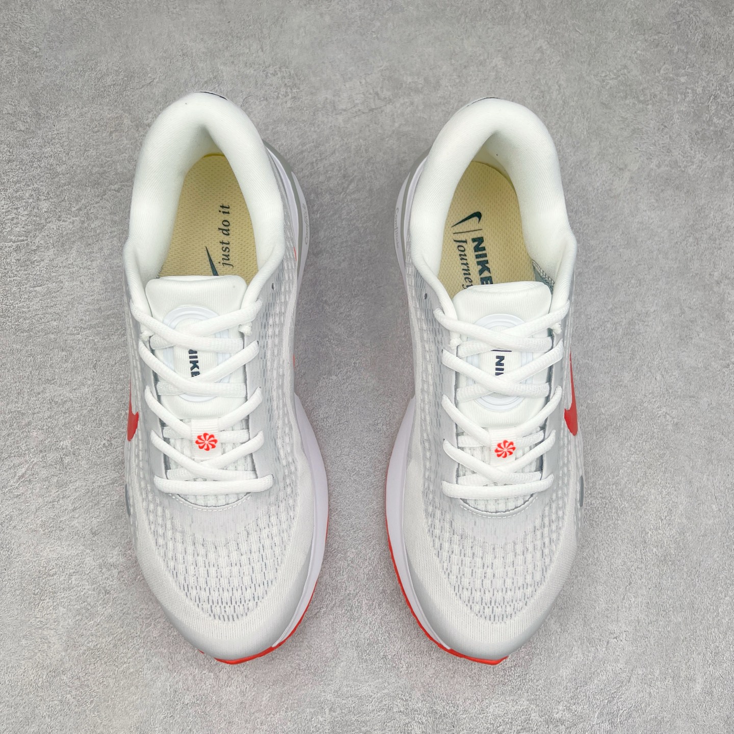 图片[2]-＃纯原福利 NK Journey Run 旅程慢跑系列低帮轻质缓震休闲运动公路跑步鞋 采用科技织法轻盈织物合成鞋面材质 搭载柔软厚实ComfiRide 泡绵缓震组合外置防滑耐磨橡胶底片 穿上 Journey Run 公路跑步鞋 尽情畅跑 享受每一步的风景 搭载柔软厚实的 ComfiRide 泡绵缓震配置 助你征服充满挑战的路面 大步流星 微笑前行 该鞋款舒适非凡 让你爱不释脚 尺码：35.5 36 36.5 37.5 38 38.5 39 40 40.5 41 42 42.5 43 44 44.5 45-选品中心