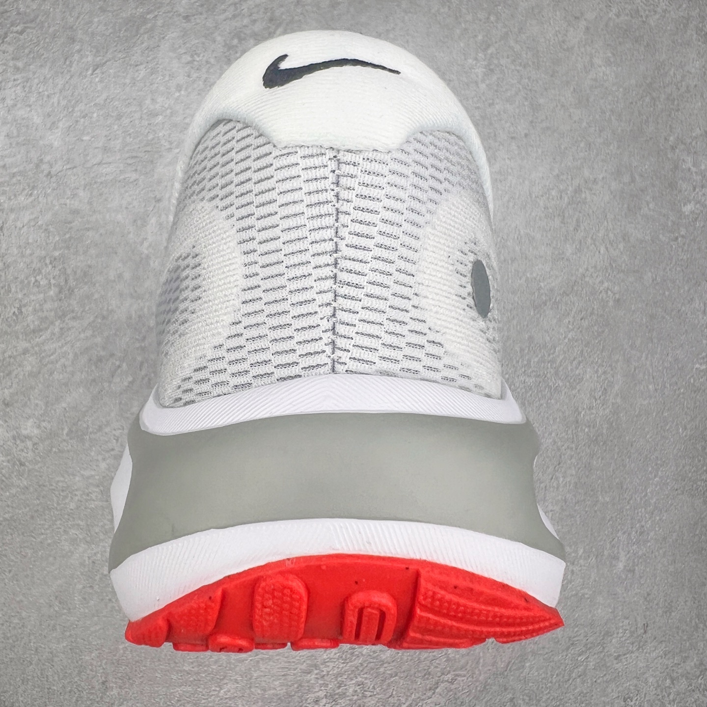 图片[8]-＃纯原福利 NK Journey Run 旅程慢跑系列低帮轻质缓震休闲运动公路跑步鞋 采用科技织法轻盈织物合成鞋面材质 搭载柔软厚实ComfiRide 泡绵缓震组合外置防滑耐磨橡胶底片 穿上 Journey Run 公路跑步鞋 尽情畅跑 享受每一步的风景 搭载柔软厚实的 ComfiRide 泡绵缓震配置 助你征服充满挑战的路面 大步流星 微笑前行 该鞋款舒适非凡 让你爱不释脚 尺码：35.5 36 36.5 37.5 38 38.5 39 40 40.5 41 42 42.5 43 44 44.5 45-选品中心