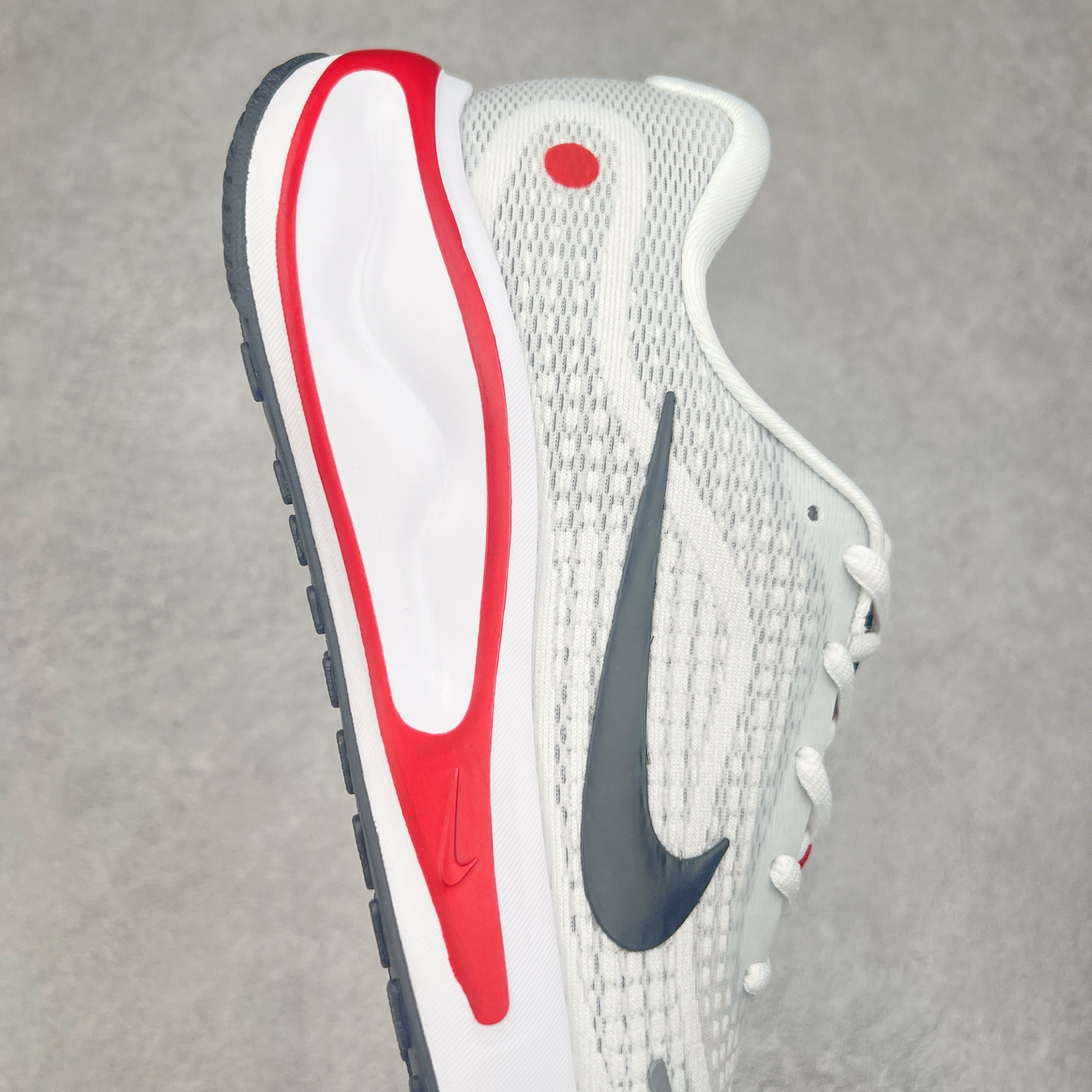 图片[6]-＃纯原福利 NK Journey Run 旅程慢跑系列低帮轻质缓震休闲运动公路跑步鞋 采用科技织法轻盈织物合成鞋面材质 搭载柔软厚实ComfiRide 泡绵缓震组合外置防滑耐磨橡胶底片 穿上 Journey Run 公路跑步鞋 尽情畅跑 享受每一步的风景 搭载柔软厚实的 ComfiRide 泡绵缓震配置 助你征服充满挑战的路面 大步流星 微笑前行 该鞋款舒适非凡 让你爱不释脚 尺码：35.5 36 36.5 37.5 38 38.5 39 40 40.5 41 42 42.5 43 44 44.5 45-选品中心