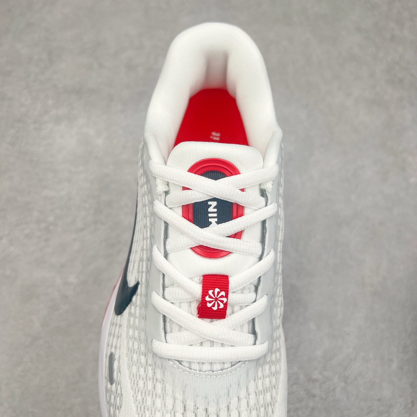 图片[5]-＃纯原福利 NK Journey Run 旅程慢跑系列低帮轻质缓震休闲运动公路跑步鞋 采用科技织法轻盈织物合成鞋面材质 搭载柔软厚实ComfiRide 泡绵缓震组合外置防滑耐磨橡胶底片 穿上 Journey Run 公路跑步鞋 尽情畅跑 享受每一步的风景 搭载柔软厚实的 ComfiRide 泡绵缓震配置 助你征服充满挑战的路面 大步流星 微笑前行 该鞋款舒适非凡 让你爱不释脚 尺码：35.5 36 36.5 37.5 38 38.5 39 40 40.5 41 42 42.5 43 44 44.5 45-选品中心