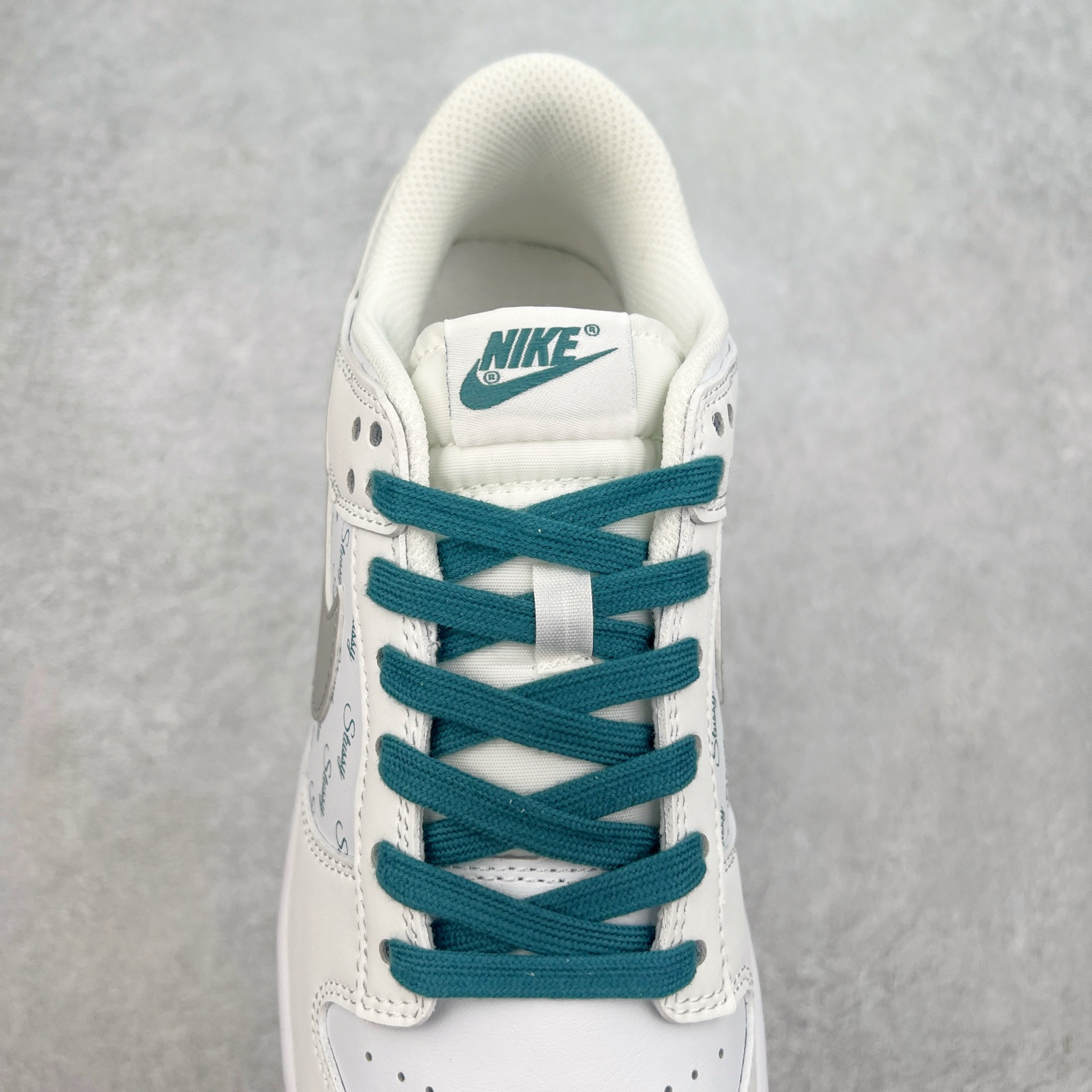 图片[5]-NK Dunk Low 定制配色 XX2025-808 大厂出品 极力推荐 原装头层材料 独家版型蒸餾加工帶來的是更好的视觉和脚感体验大厂纯原品质出货 清洁度 电绣工艺 皮料切割干净无任何毛边 细节完美 实拍调校N版已经零色差零失真 百分百还原实物色彩所见即所得 不存在货不对板色差等低级问题 选购参考实物拍摄 不混卖不参货 只用心做好货严格选品 承诺混一赔十 尺码：36 36.5 37.5 38 38.5 39 40 40.5 41 42 42.5 43 44 44.5 45-选品中心