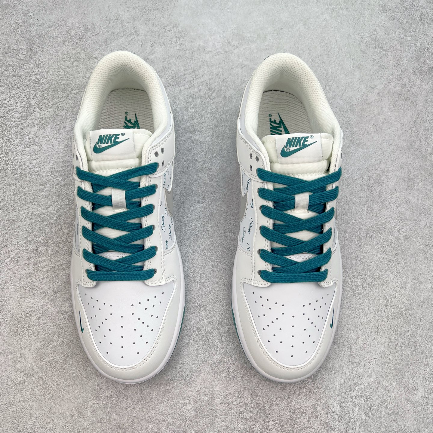 图片[2]-NK Dunk Low 定制配色 XX2025-808 大厂出品 极力推荐 原装头层材料 独家版型蒸餾加工帶來的是更好的视觉和脚感体验大厂纯原品质出货 清洁度 电绣工艺 皮料切割干净无任何毛边 细节完美 实拍调校N版已经零色差零失真 百分百还原实物色彩所见即所得 不存在货不对板色差等低级问题 选购参考实物拍摄 不混卖不参货 只用心做好货严格选品 承诺混一赔十 尺码：36 36.5 37.5 38 38.5 39 40 40.5 41 42 42.5 43 44 44.5 45-选品中心