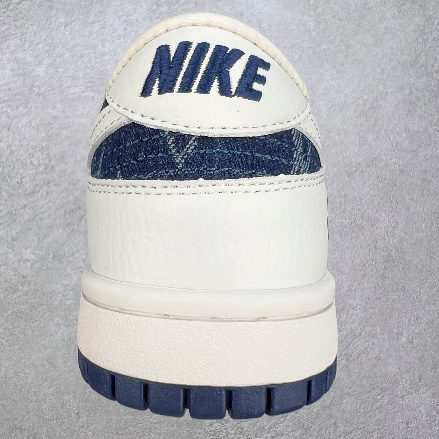 图片[8]-NK Dunk Low 定制配色 XB3802-359 大厂出品 极力推荐 原装头层材料 独家版型蒸餾加工帶來的是更好的视觉和脚感体验大厂纯原品质出货 清洁度 电绣工艺 皮料切割干净无任何毛边 细节完美 实拍调校N版已经零色差零失真 百分百还原实物色彩所见即所得 不存在货不对板色差等低级问题 选购参考实物拍摄 不混卖不参货 只用心做好货严格选品 承诺混一赔十 尺码：36 36.5 37.5 38 38.5 39 40 40.5 41 42 42.5 43 44 44.5 45-选品中心