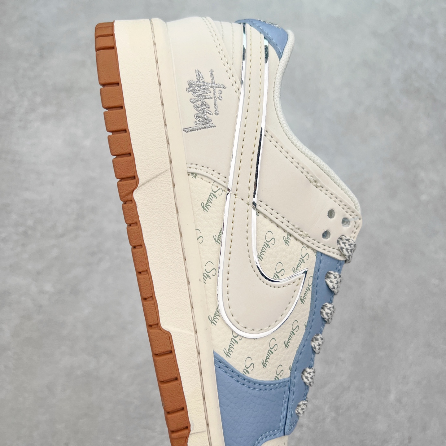 图片[6]-NK Dunk Low 定制配色 ZH2598-246 大厂出品 极力推荐 原装头层材料 独家版型蒸餾加工帶來的是更好的视觉和脚感体验大厂纯原品质出货 清洁度 电绣工艺 皮料切割干净无任何毛边 细节完美 实拍调校N版已经零色差零失真 百分百还原实物色彩所见即所得 不存在货不对板色差等低级问题 选购参考实物拍摄 不混卖不参货 只用心做好货严格选品 承诺混一赔十 尺码：36 36.5 37.5 38 38.5 39 40 40.5 41 42 42.5 43 44 44.5 45-选品中心