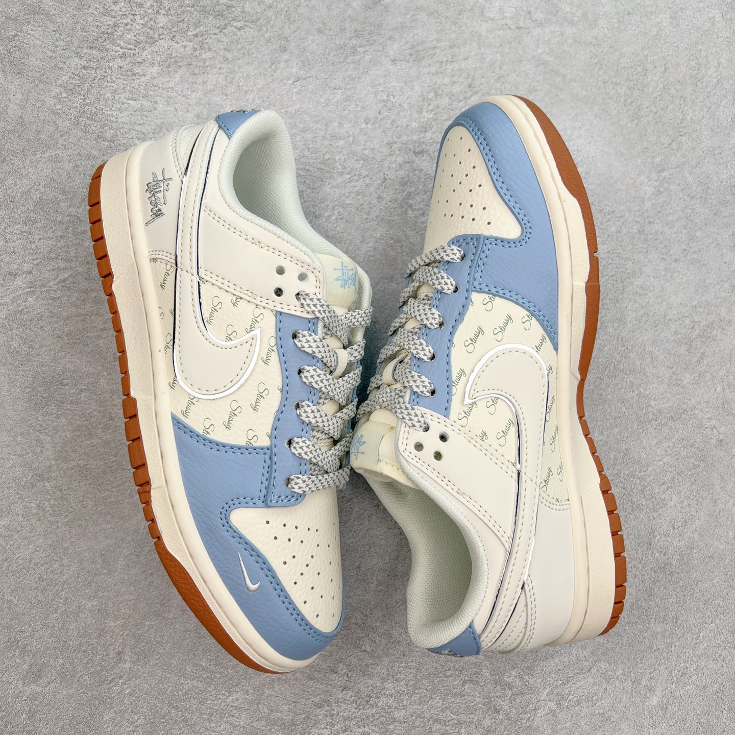 图片[3]-NK Dunk Low 定制配色 ZH2598-246 大厂出品 极力推荐 原装头层材料 独家版型蒸餾加工帶來的是更好的视觉和脚感体验大厂纯原品质出货 清洁度 电绣工艺 皮料切割干净无任何毛边 细节完美 实拍调校N版已经零色差零失真 百分百还原实物色彩所见即所得 不存在货不对板色差等低级问题 选购参考实物拍摄 不混卖不参货 只用心做好货严格选品 承诺混一赔十 尺码：36 36.5 37.5 38 38.5 39 40 40.5 41 42 42.5 43 44 44.5 45-选品中心