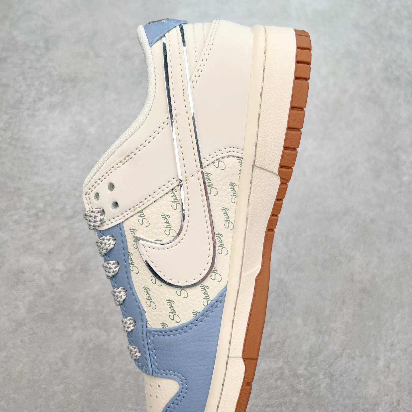 图片[7]-NK Dunk Low 定制配色 ZH2598-246 大厂出品 极力推荐 原装头层材料 独家版型蒸餾加工帶來的是更好的视觉和脚感体验大厂纯原品质出货 清洁度 电绣工艺 皮料切割干净无任何毛边 细节完美 实拍调校N版已经零色差零失真 百分百还原实物色彩所见即所得 不存在货不对板色差等低级问题 选购参考实物拍摄 不混卖不参货 只用心做好货严格选品 承诺混一赔十 尺码：36 36.5 37.5 38 38.5 39 40 40.5 41 42 42.5 43 44 44.5 45-选品中心