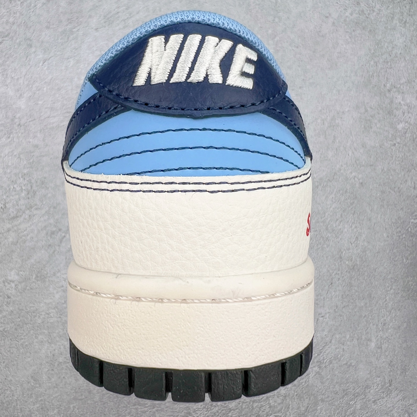 图片[8]-NK Dunk Low 定制配色 FC1688-224 大厂出品 极力推荐 原装头层材料 独家版型蒸餾加工帶來的是更好的视觉和脚感体验大厂纯原品质出货 清洁度 电绣工艺 皮料切割干净无任何毛边 细节完美 实拍调校N版已经零色差零失真 百分百还原实物色彩所见即所得 不存在货不对板色差等低级问题 选购参考实物拍摄 不混卖不参货 只用心做好货严格选品 承诺混一赔十 尺码：36 36.5 37.5 38 38.5 39 40 40.5 41 42 42.5 43 44 44.5 45-选品中心