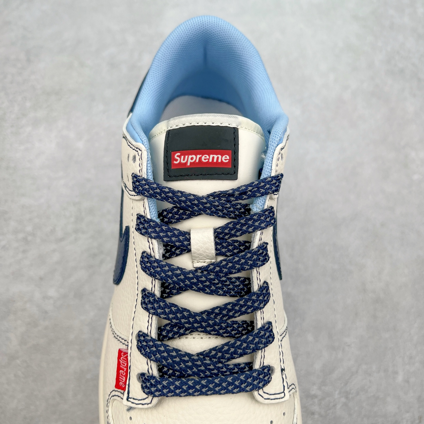 图片[5]-NK Dunk Low 定制配色 FC1688-224 大厂出品 极力推荐 原装头层材料 独家版型蒸餾加工帶來的是更好的视觉和脚感体验大厂纯原品质出货 清洁度 电绣工艺 皮料切割干净无任何毛边 细节完美 实拍调校N版已经零色差零失真 百分百还原实物色彩所见即所得 不存在货不对板色差等低级问题 选购参考实物拍摄 不混卖不参货 只用心做好货严格选品 承诺混一赔十 尺码：36 36.5 37.5 38 38.5 39 40 40.5 41 42 42.5 43 44 44.5 45-选品中心