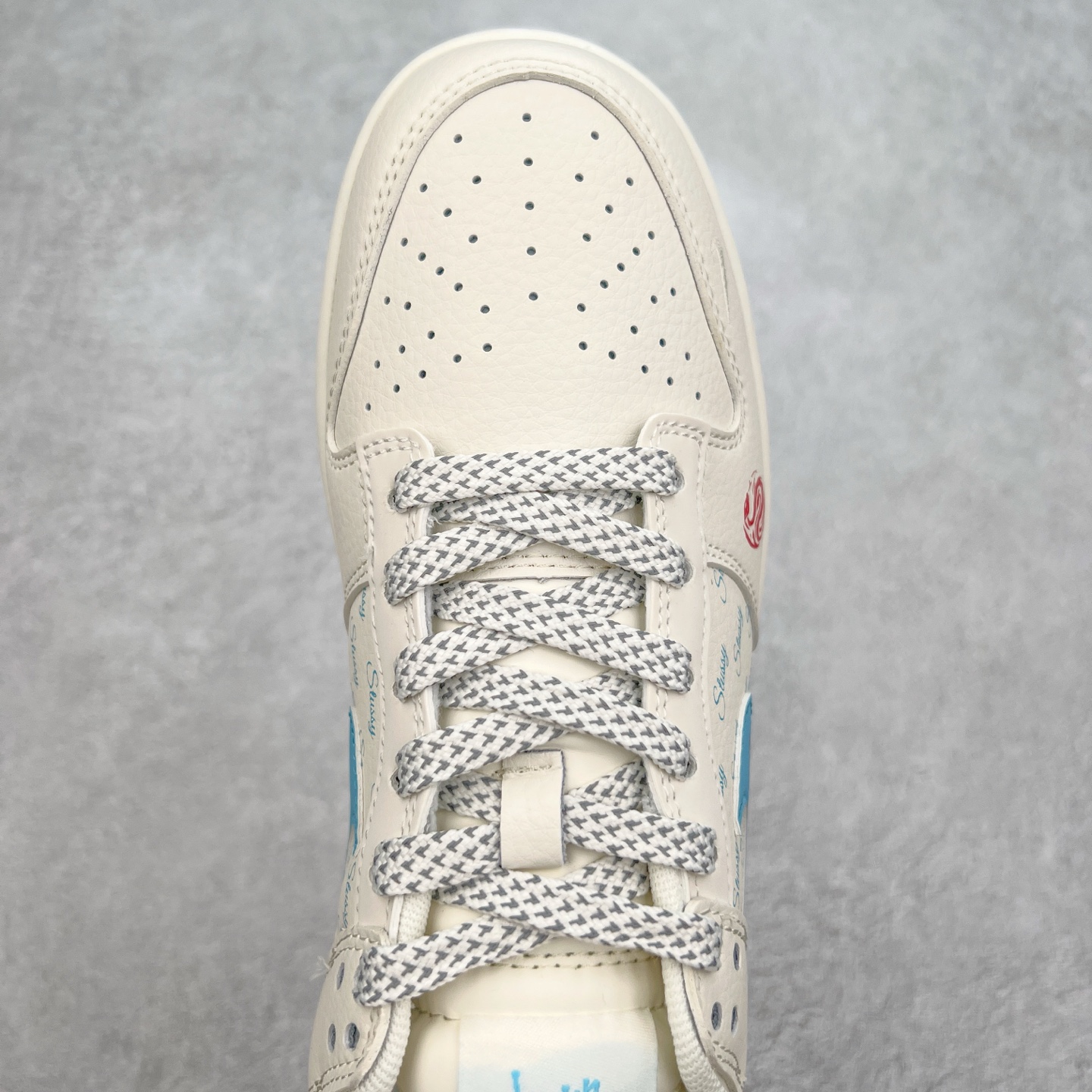 图片[4]-NK Dunk Low 定制配色 SJ2068-281 大厂出品 极力推荐 原装头层材料 独家版型蒸餾加工帶來的是更好的视觉和脚感体验大厂纯原品质出货 清洁度 电绣工艺 皮料切割干净无任何毛边 细节完美 实拍调校N版已经零色差零失真 百分百还原实物色彩所见即所得 不存在货不对板色差等低级问题 选购参考实物拍摄 不混卖不参货 只用心做好货严格选品 承诺混一赔十 尺码：36 36.5 37.5 38 38.5 39 40 40.5 41 42 42.5 43 44 44.5 45-选品中心