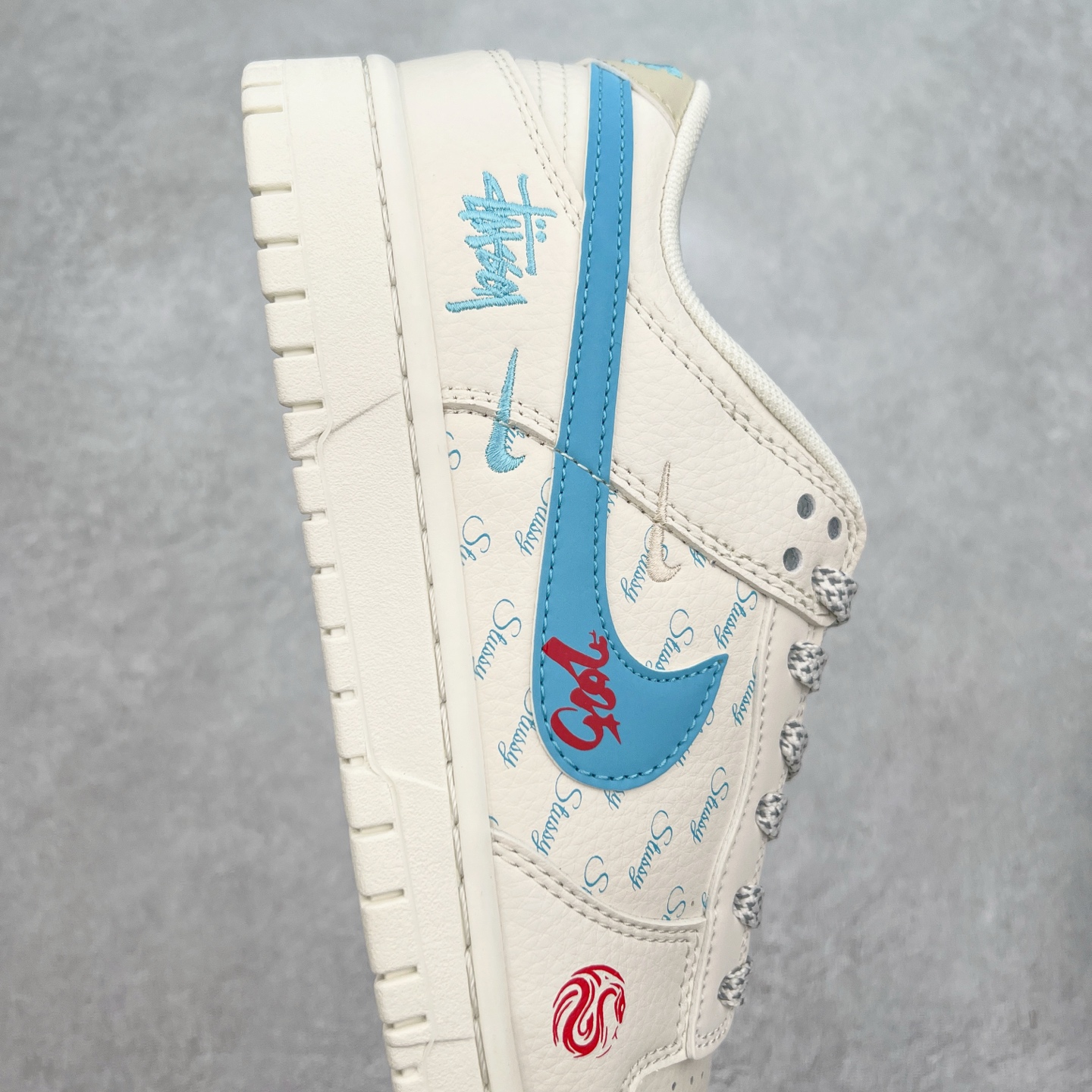 图片[6]-NK Dunk Low 定制配色 SJ2068-281 大厂出品 极力推荐 原装头层材料 独家版型蒸餾加工帶來的是更好的视觉和脚感体验大厂纯原品质出货 清洁度 电绣工艺 皮料切割干净无任何毛边 细节完美 实拍调校N版已经零色差零失真 百分百还原实物色彩所见即所得 不存在货不对板色差等低级问题 选购参考实物拍摄 不混卖不参货 只用心做好货严格选品 承诺混一赔十 尺码：36 36.5 37.5 38 38.5 39 40 40.5 41 42 42.5 43 44 44.5 45-选品中心