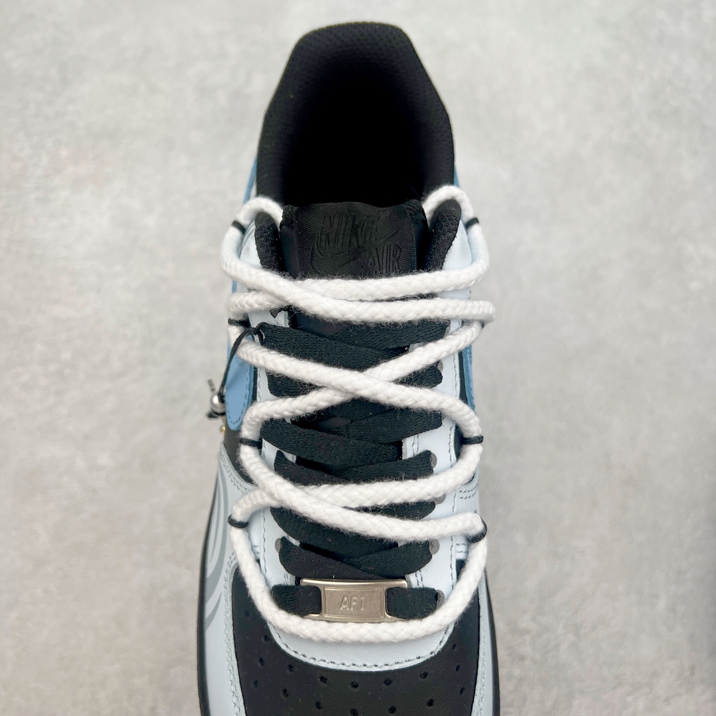 图片[5]-NK Air Force 1´07 Low 空军一号低帮百搭休闲运动板鞋 ZH0316-065 柔软、弹性十足的缓震性能和出色的中底设计 横跨复古与现代的外型结合 造就出风靡全球 三十多年的Force 1 直到今天还深受青睐 实拍调校N版已经零色差零失真 百分百还原实物色彩所见即所得 不存在货不对板色差等低级问题 选购参考实物拍摄 不混卖不参货 只用心做好货严格选品 承诺混一赔十 尺码：36 36.5 37.5 38 38.5 39 40 40.5 41 42 42.5 43 44 44.5 45-选品中心