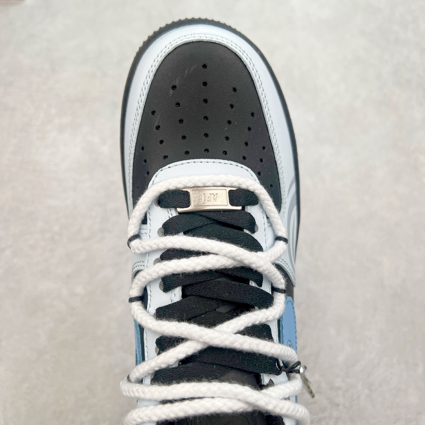 图片[4]-NK Air Force 1´07 Low 空军一号低帮百搭休闲运动板鞋 ZH0316-065 柔软、弹性十足的缓震性能和出色的中底设计 横跨复古与现代的外型结合 造就出风靡全球 三十多年的Force 1 直到今天还深受青睐 实拍调校N版已经零色差零失真 百分百还原实物色彩所见即所得 不存在货不对板色差等低级问题 选购参考实物拍摄 不混卖不参货 只用心做好货严格选品 承诺混一赔十 尺码：36 36.5 37.5 38 38.5 39 40 40.5 41 42 42.5 43 44 44.5 45-选品中心