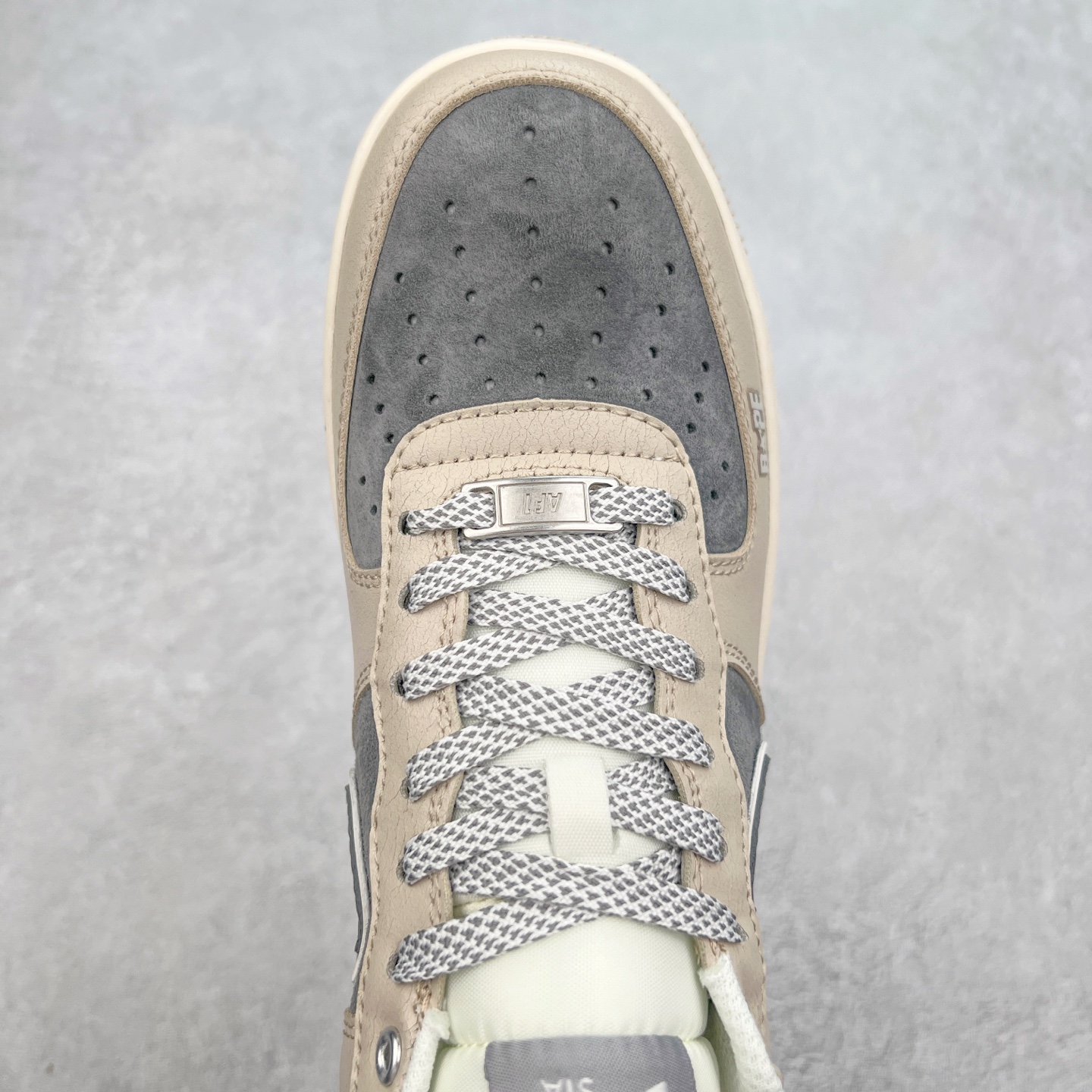 图片[4]-NK Air Force 1´07 Low 空军一号低帮百搭休闲运动板鞋 SJ6698-023 柔软、弹性十足的缓震性能和出色的中底设计 横跨复古与现代的外型结合 造就出风靡全球 三十多年的Force 1 直到今天还深受青睐 实拍调校N版已经零色差零失真 百分百还原实物色彩所见即所得 不存在货不对板色差等低级问题 选购参考实物拍摄 不混卖不参货 只用心做好货严格选品 承诺混一赔十 尺码：36 36.5 37.5 38 38.5 39 40 40.5 41 42 42.5 43 44 44.5 45-选品中心