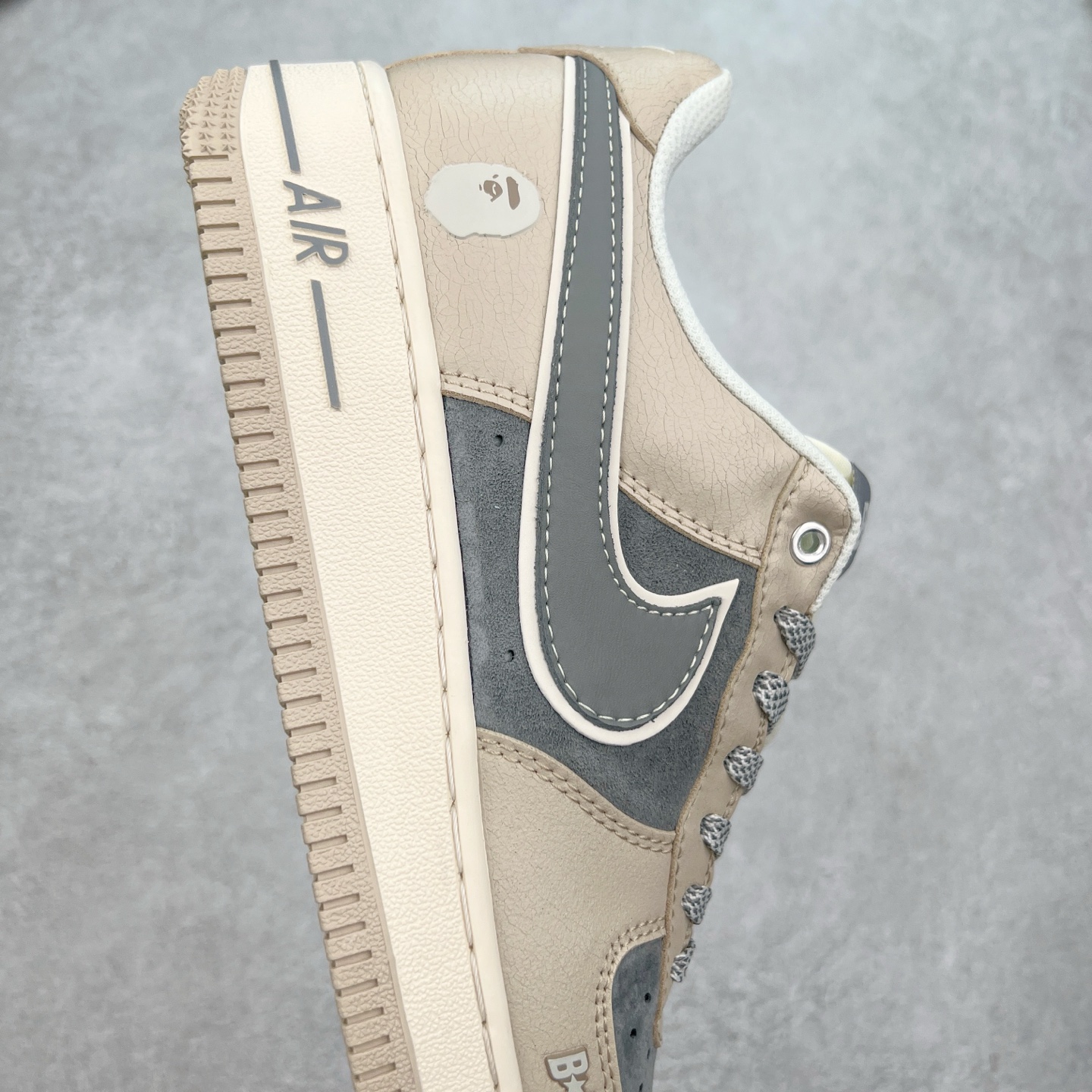 图片[6]-NK Air Force 1´07 Low 空军一号低帮百搭休闲运动板鞋 SJ6698-023 柔软、弹性十足的缓震性能和出色的中底设计 横跨复古与现代的外型结合 造就出风靡全球 三十多年的Force 1 直到今天还深受青睐 实拍调校N版已经零色差零失真 百分百还原实物色彩所见即所得 不存在货不对板色差等低级问题 选购参考实物拍摄 不混卖不参货 只用心做好货严格选品 承诺混一赔十 尺码：36 36.5 37.5 38 38.5 39 40 40.5 41 42 42.5 43 44 44.5 45-选品中心