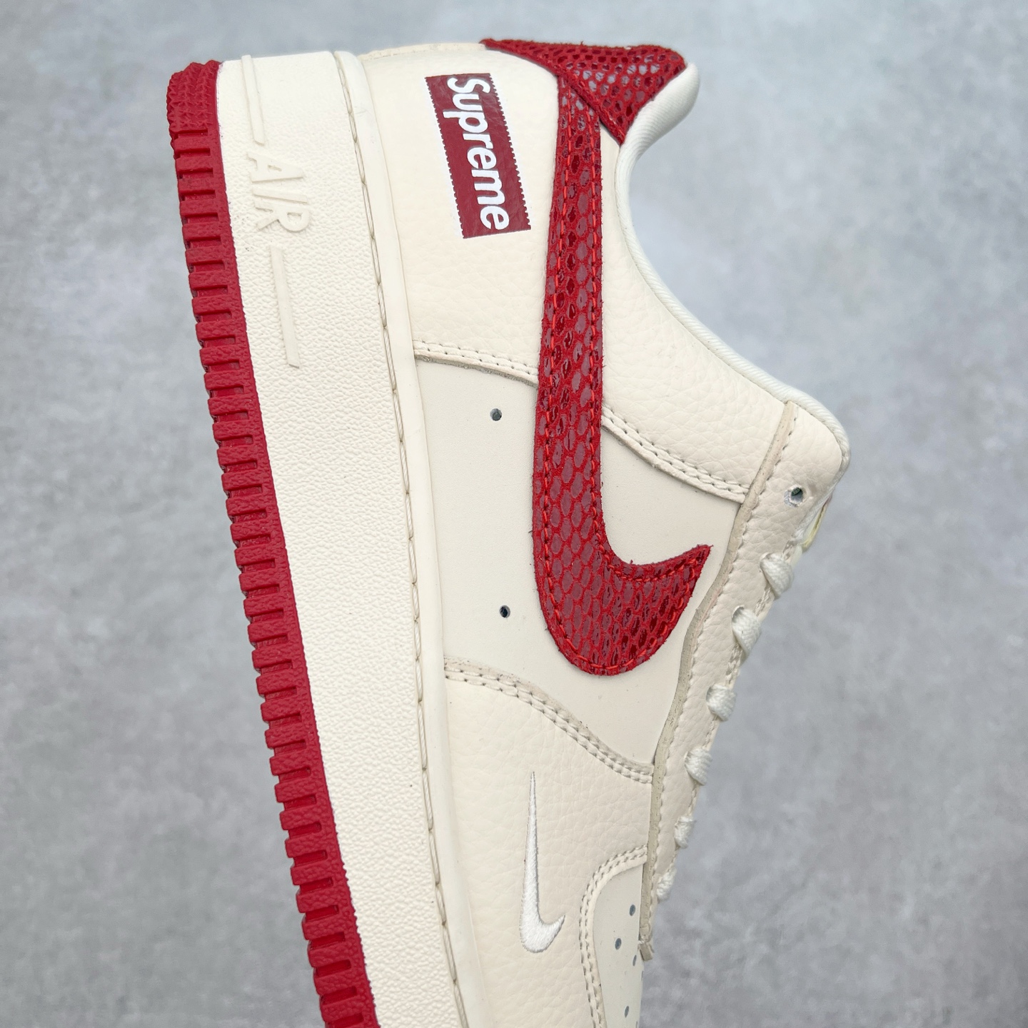 图片[6]-NK Air Force 1´07 Low 空军一号低帮百搭休闲运动板鞋 DF0188-040 柔软、弹性十足的缓震性能和出色的中底设计 横跨复古与现代的外型结合 造就出风靡全球 三十多年的Force 1 直到今天还深受青睐 实拍调校N版已经零色差零失真 百分百还原实物色彩所见即所得 不存在货不对板色差等低级问题 选购参考实物拍摄 不混卖不参货 只用心做好货严格选品 承诺混一赔十 尺码：36 36.5 37.5 38 38.5 39 40 40.5 41 42 42.5 43 44 44.5 45-选品中心