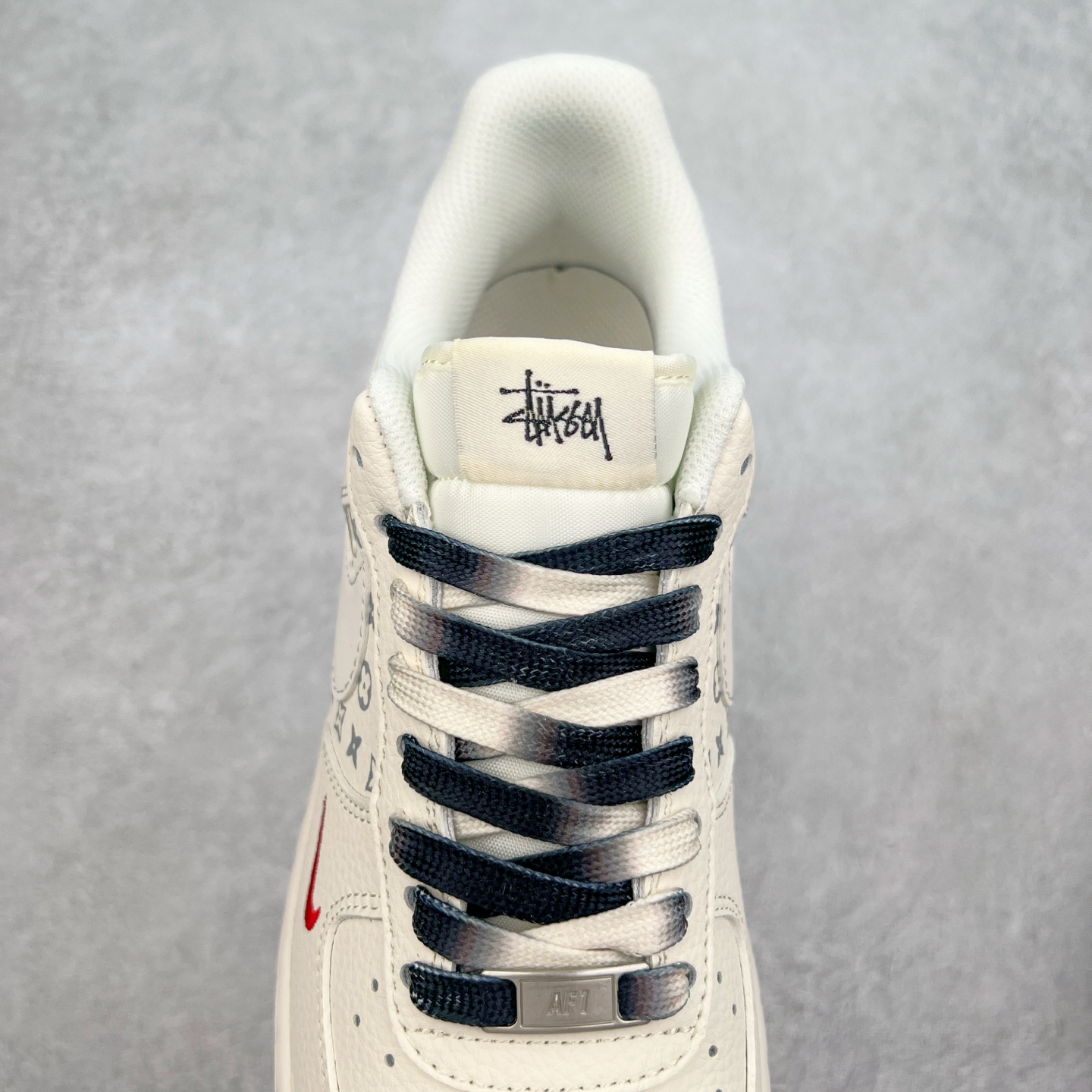 图片[5]-NK Air Force 1´07 Low 空军一号低帮百搭休闲运动板鞋 HH7518-076 柔软、弹性十足的缓震性能和出色的中底设计 横跨复古与现代的外型结合 造就出风靡全球 三十多年的Force 1 直到今天还深受青睐 实拍调校N版已经零色差零失真 百分百还原实物色彩所见即所得 不存在货不对板色差等低级问题 选购参考实物拍摄 不混卖不参货 只用心做好货严格选品 承诺混一赔十 尺码：36 36.5 37.5 38 38.5 39 40 40.5 41 42 42.5 43 44 44.5 45-选品中心