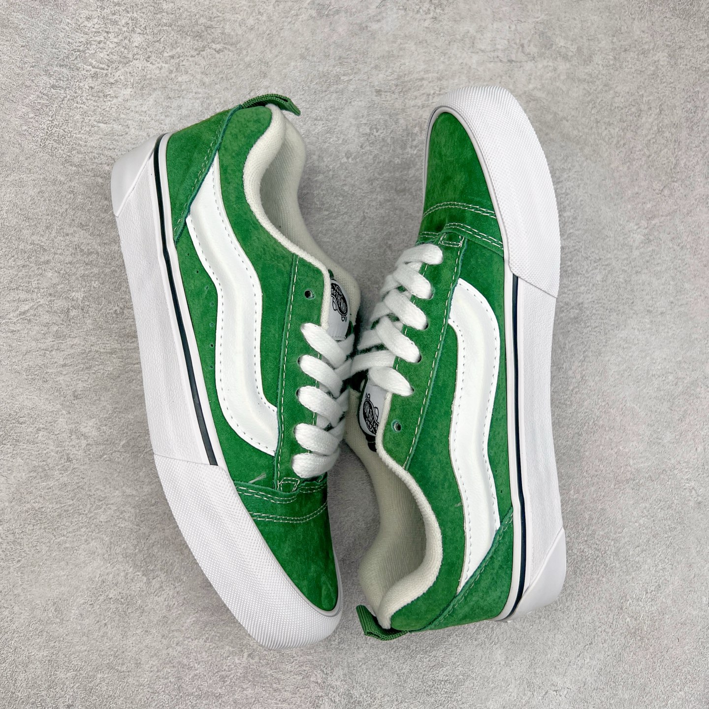 图片[3]-Vans Knu Skool 白绿色 官方新款 复古休闲胖胖面包鞋 肥胖版大LOGO原版全皮猪八面料 货号：VN000D6C07W 尺码：35 36 36.5 37 38 38.5 39 40 40.5 41 42 42.5 43 44 45 工艺：硫化1：1（重量1：1、真标、原钢印、材质标、鞋型标、合格证）-选品中心