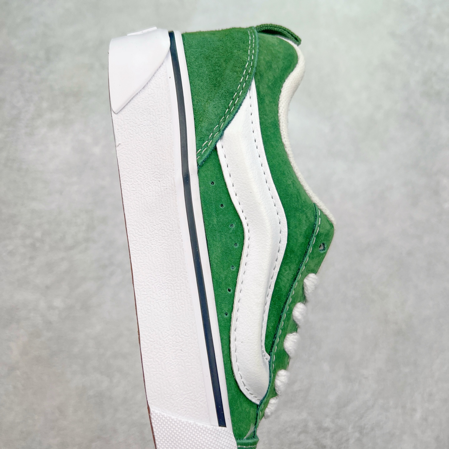 图片[6]-Vans Knu Skool 白绿色 官方新款 复古休闲胖胖面包鞋 肥胖版大LOGO原版全皮猪八面料 货号：VN000D6C07W 尺码：35 36 36.5 37 38 38.5 39 40 40.5 41 42 42.5 43 44 45 工艺：硫化1：1（重量1：1、真标、原钢印、材质标、鞋型标、合格证）-选品中心