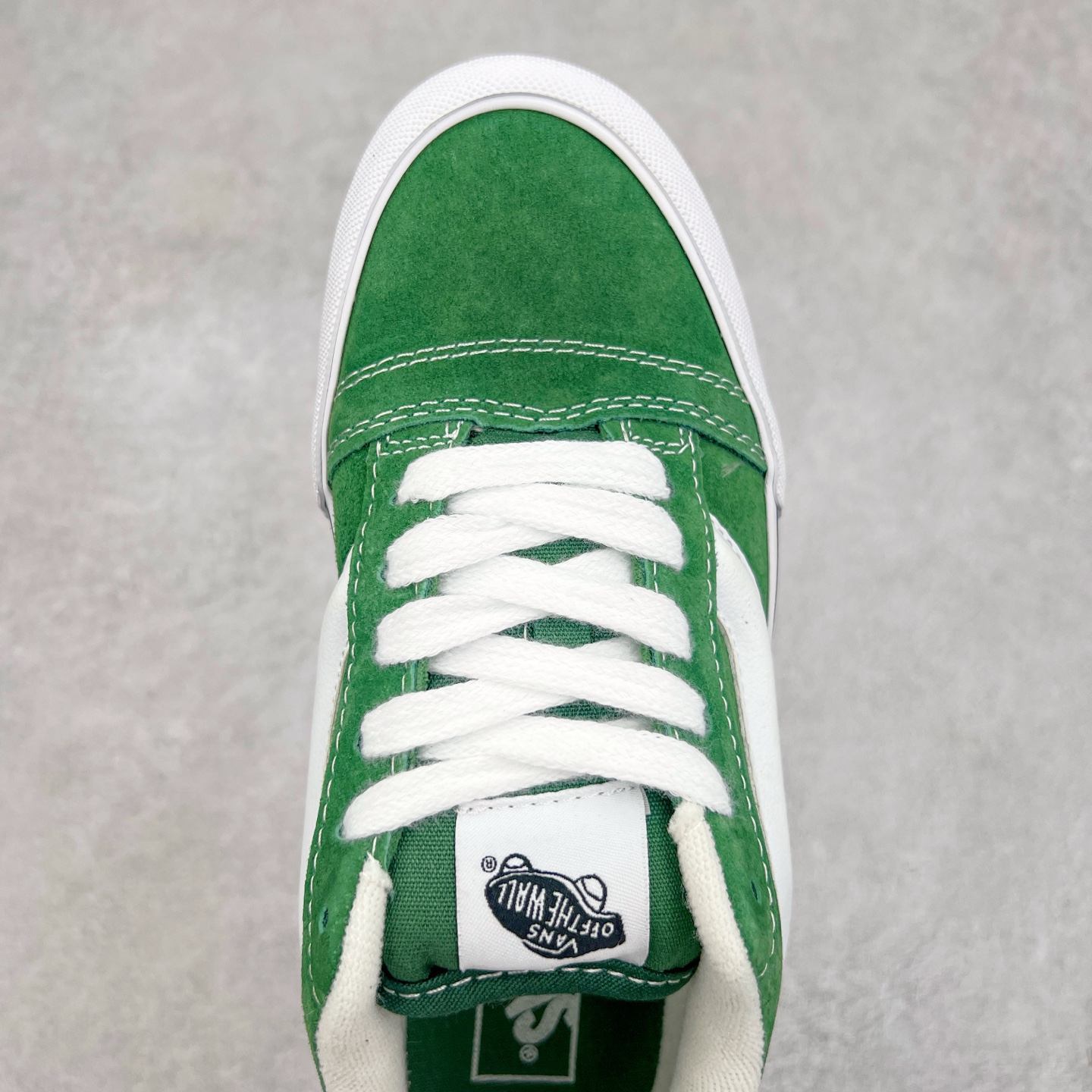 图片[4]-Vans Knu Skool 白绿色 官方新款 复古休闲胖胖面包鞋 肥胖版大LOGO原版全皮猪八面料 货号：VN000D6C07W 尺码：35 36 36.5 37 38 38.5 39 40 40.5 41 42 42.5 43 44 45 工艺：硫化1：1（重量1：1、真标、原钢印、材质标、鞋型标、合格证）-选品中心