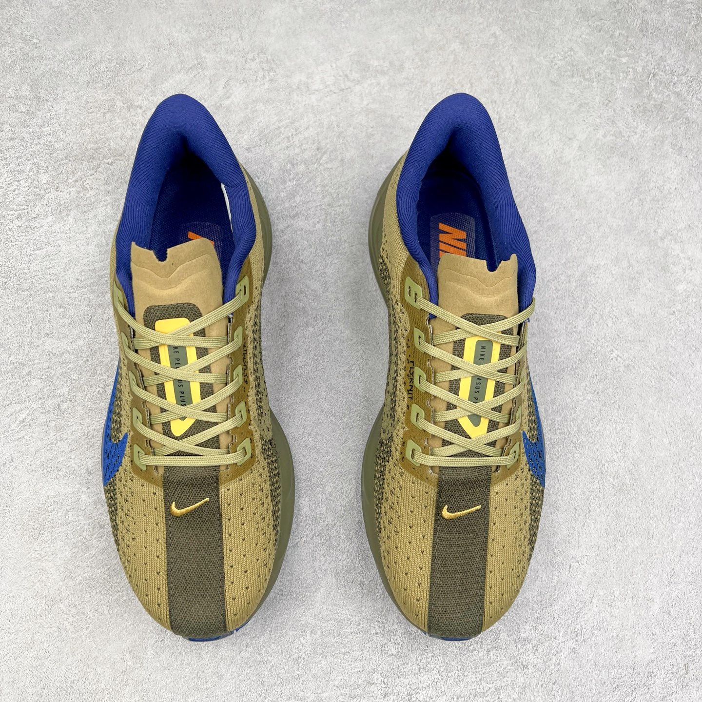 图片[2]-NK Zoom Pegasus Plus 超级飞马涡轮增压马拉松慢跑鞋 FQ7262 在设计上延续了原版鞋款的经典风格，向 Pegasus Turbo 致敬。鞋面采用 Flyknit 材质，巧妙地在不同区域实现紧密与松散的编织结合。标志性的尼龙中部条纹与原版 Turbo 设计呼应。原有的 Flywire 被内部毡织带替代。鞋领的衬垫和鞋跟支撑则为鞋面增添了完善的细节。与以往的 Turbo 型号采用双层泡沫不同，Pegasus Plus 使用了一体式 ZoomX 中底。鞋跟厚度为 35 毫米，前掌为 25 毫米，形成 10 毫米的落差，外底覆盖了大量橡胶，而 ZoomX 外露的部分也十分显眼。尺码：36 36.5 37.5 38 38.5 39 40 40.5 41 42 42.5 43 44 44.5 45-选品中心