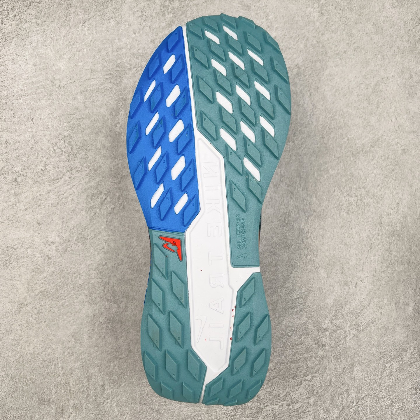 图片[9]-＃福利特价 NK JUNIPER TRAIL ATC Next Nature 越野跑步鞋 登月兼顾迅疾外观和稳固脚感 后跟覆面和中足动态支撑巧妙融合 缔造稳定顺畅的迈步体验 尺码：36 36.5 37.5 38 38.5 39 40 40.5 41 42 42.5 43 44 44.5 45-选品中心