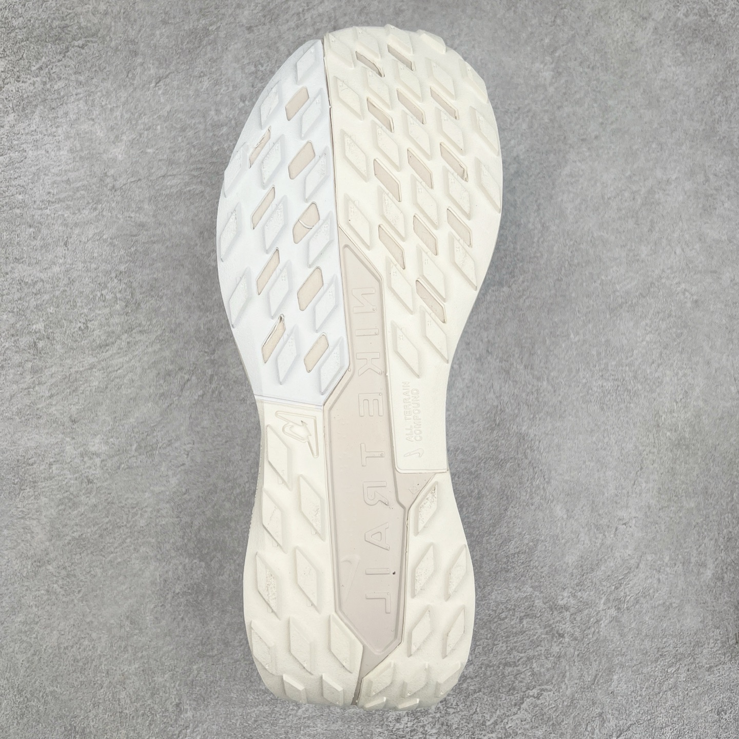 图片[9]-＃福利特价 NK JUNIPER TRAIL ATC Next Nature 越野跑步鞋 登月兼顾迅疾外观和稳固脚感 后跟覆面和中足动态支撑巧妙融合 缔造稳定顺畅的迈步体验 尺码：36 36.5 37.5 38 38.5 39 40 40.5 41 42 42.5 43 44 44.5 45-选品中心