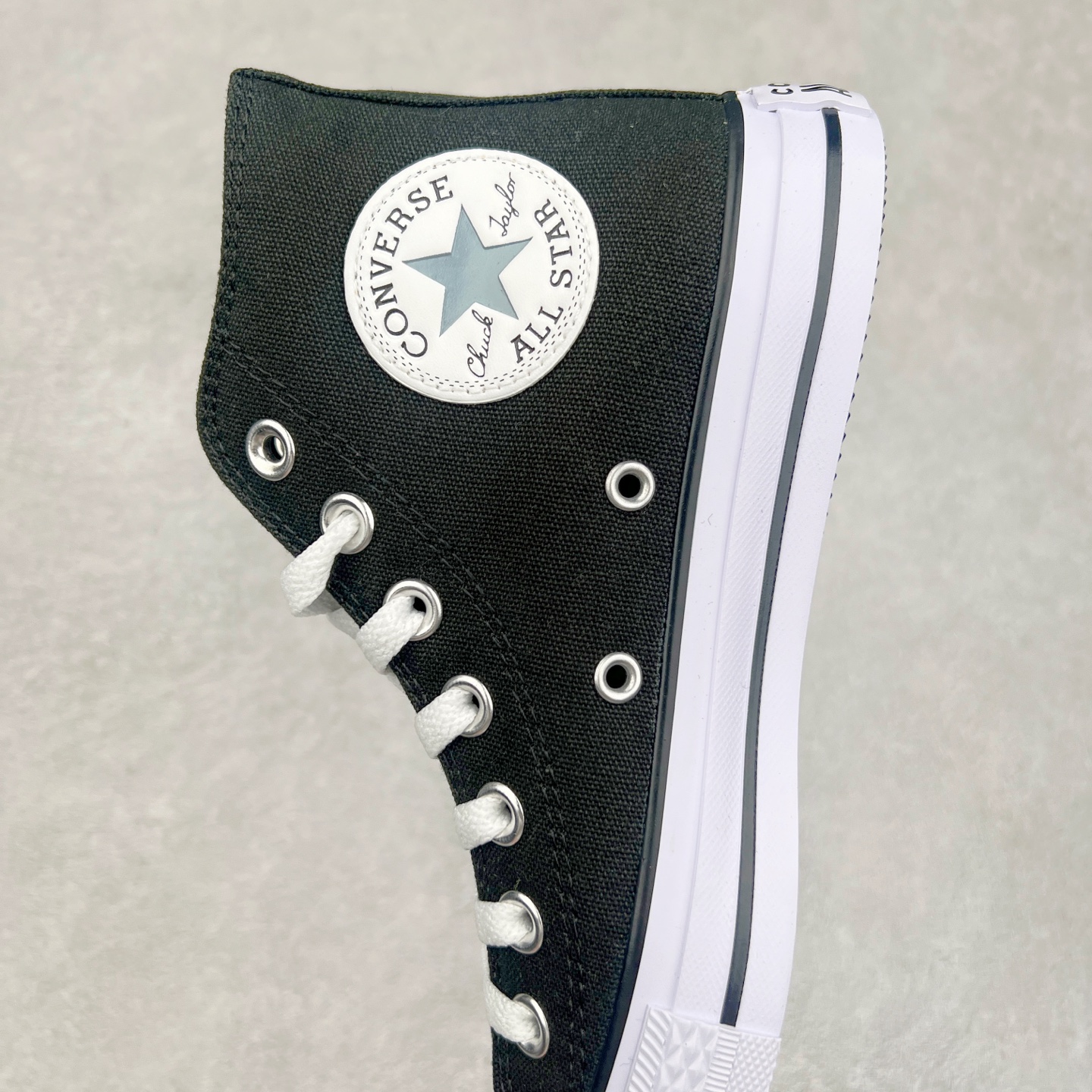 图片[7]-Tom and Jerry x Converse Chuck Taylor 匡威官方 猫和老鼠联名款 猫和老鼠85周年之际 与匡威再度携手 踏上怀旧之旅 全新联名登场 以猫和老鼠故事为灵感 古早All Star 鞋型搭配经典动漫印花 上演猫鼠追逐搞怪场景 挑动了全年龄段的DNA 童年回忆拉满 货号：A15113C 黑色 货号：A15112C 白色 尺码：35 36 36.5 37 37.5 38 39 39.5 40 41 41.5 42 42.5 43 44-选品中心